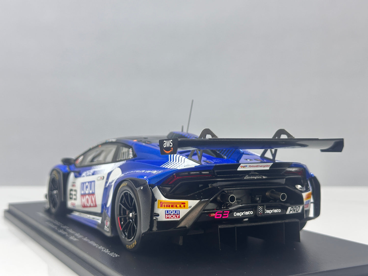 Spark 1/18 Lamborghini Huracan GT3 EVO 2 2025 Spa-Francorchamps Victory No. 63, Blue Livery, 18SPA2025