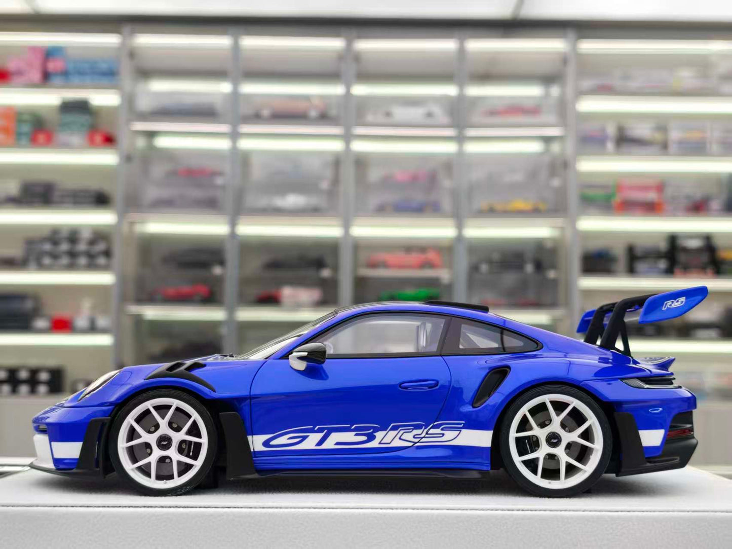 HH 1/18 Porsche 911 GT3 RS San Mano Blue HH536
