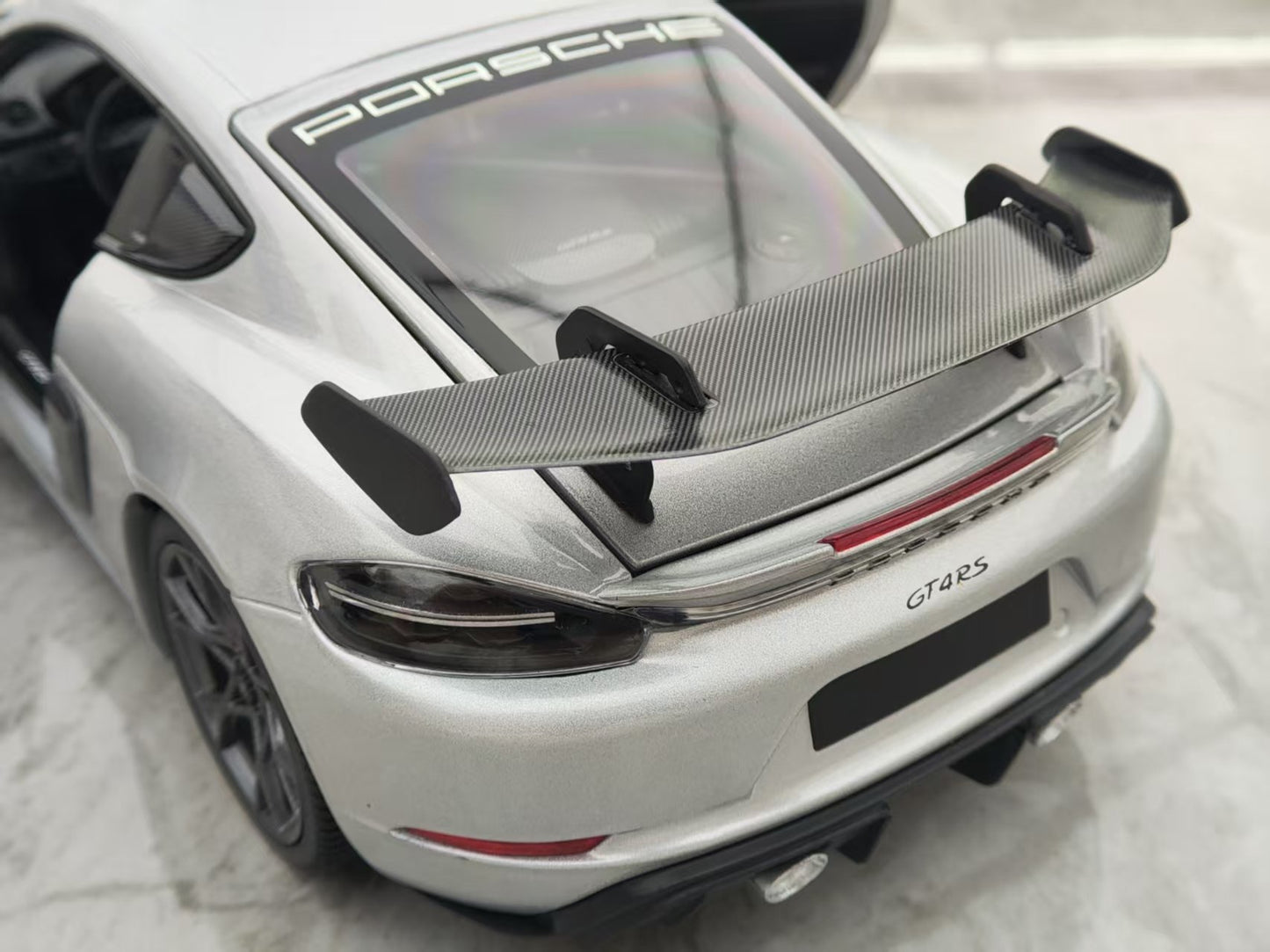 MINICHAMPS 1/18 Porsche 718 GT4RS Metallic Silver Alloy Model 110062122