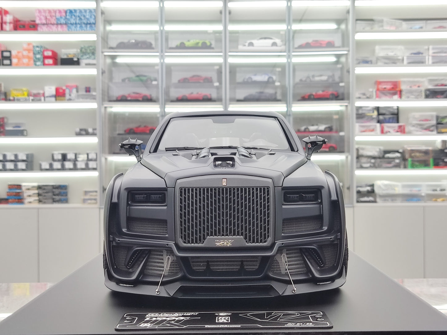 Dreamwalkers 1/12 Rolls-Royce RR.Darknight D900 Matte Black Limited Edition Model Car R-D900-01