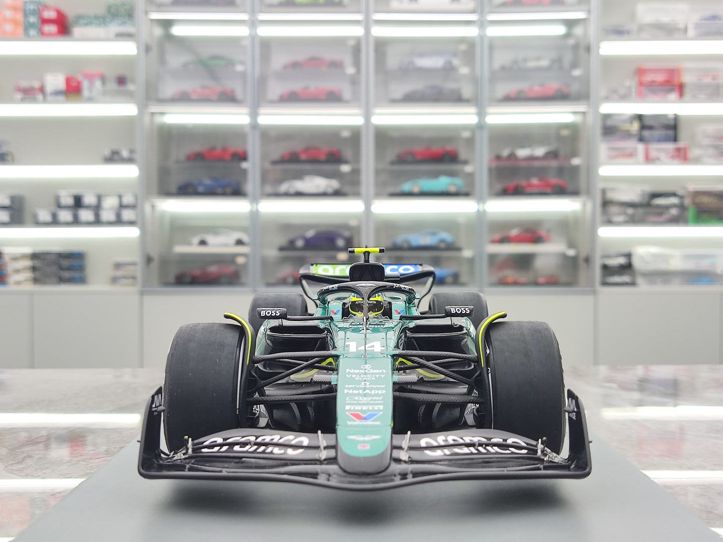 SPARK 1/18 Aston Martin F1 AMR24 2024 race to be determined No. 14 Asolong Green paint Simulation F1 model car 18S992
