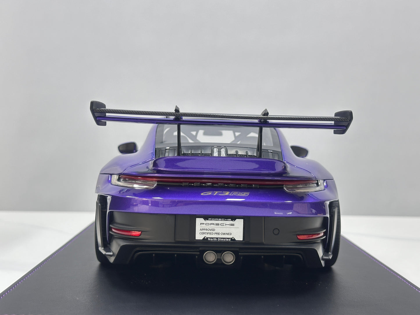 IVY 1/12 Porsche 992 GT3 RS – Purple with Gold Wheels (IVY245)