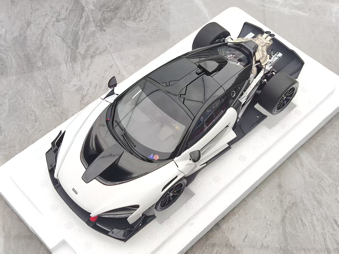 LCD 1/18 McLaren Senna GTR White LCD18016-WH