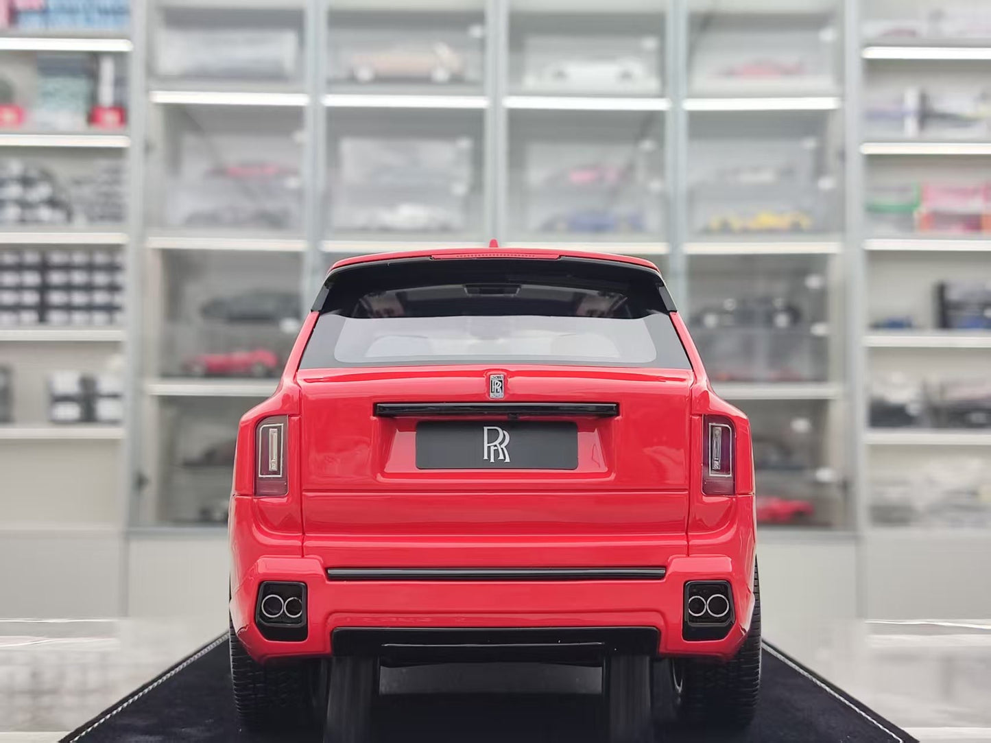 HH Model 1/18 Rolls-Royce Cullinan Series II Phoenix Red HH541