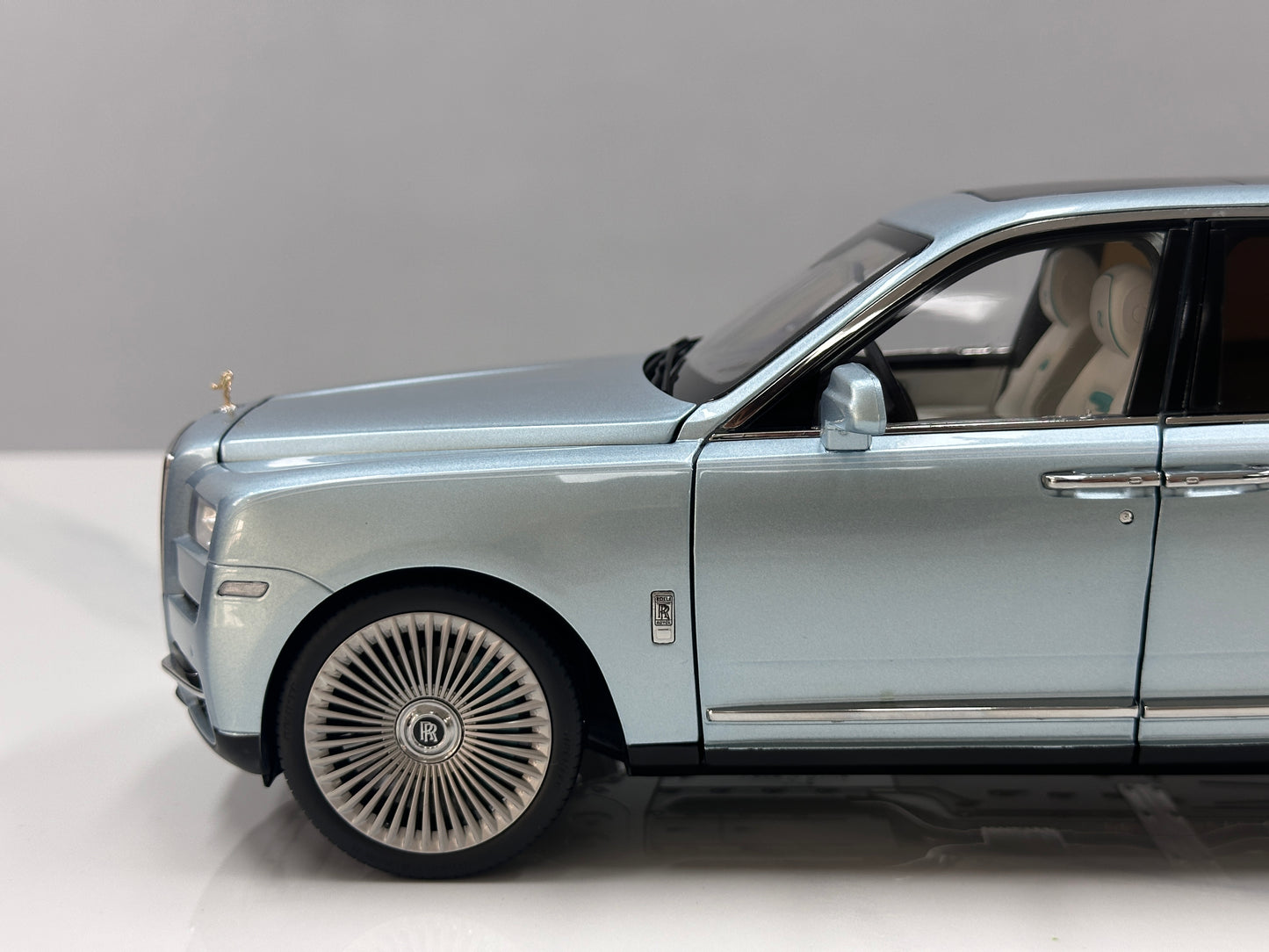 ZP 1/18 Rolls-Royce Cullinan BB Fishing Edition Metallic Blue ZP113
