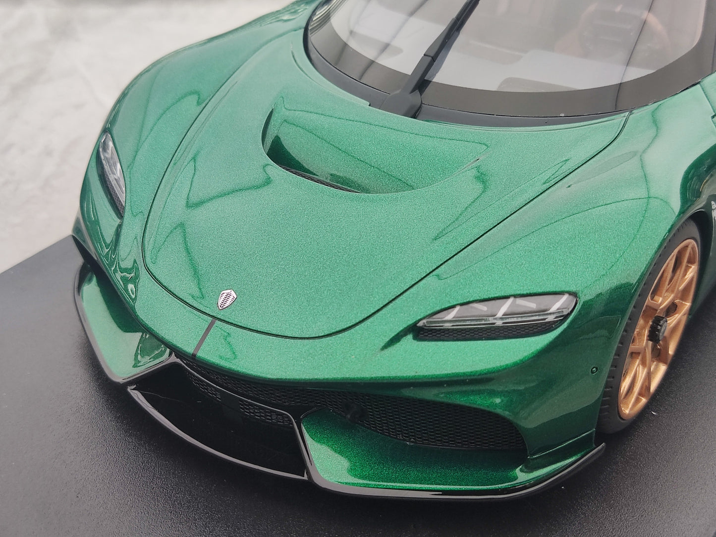 GT Spirit 1/18 Koenigsegg GEMERA RACING Verda Simulada Modelaŭto GT888