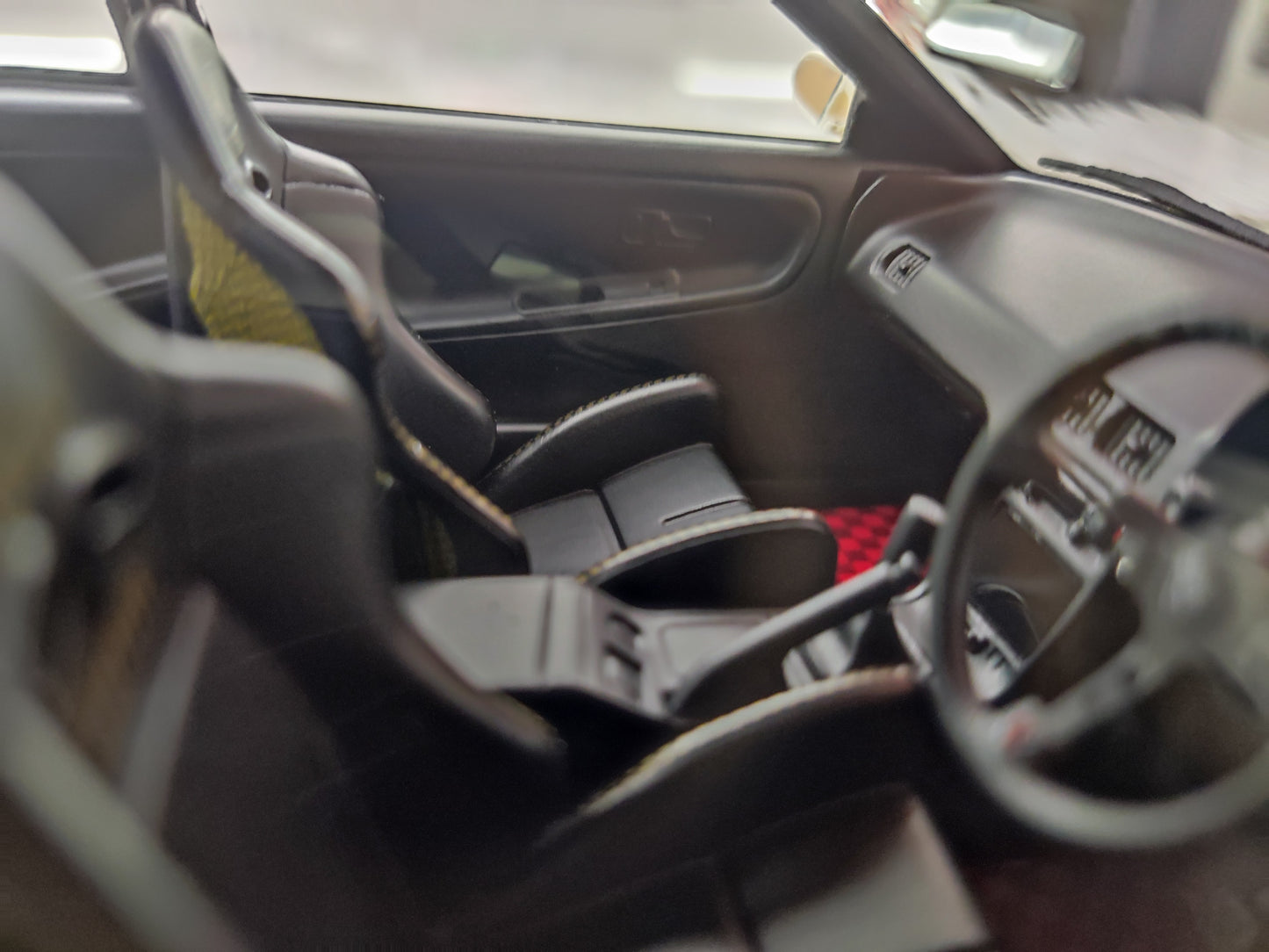 Ignition Model 1/18 Nissan Vertex S13 Silvia White/Gold with SR20 Engine IG3589