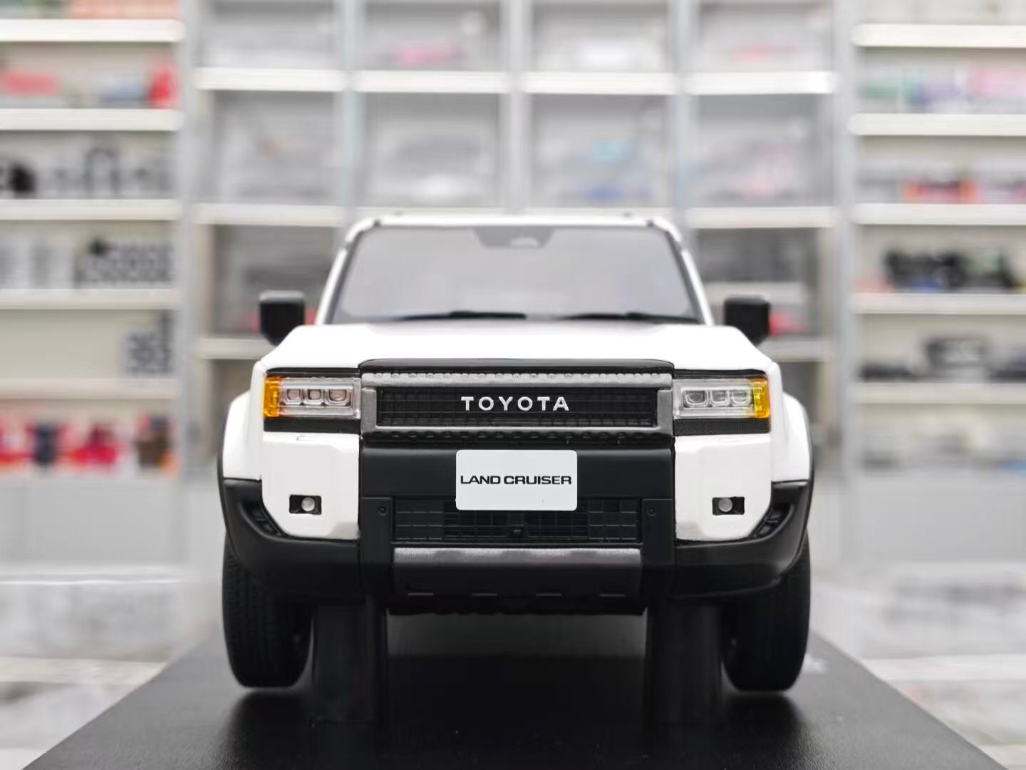 KYOSHO 1/18 Toyota Land Cruiser 250 KY210