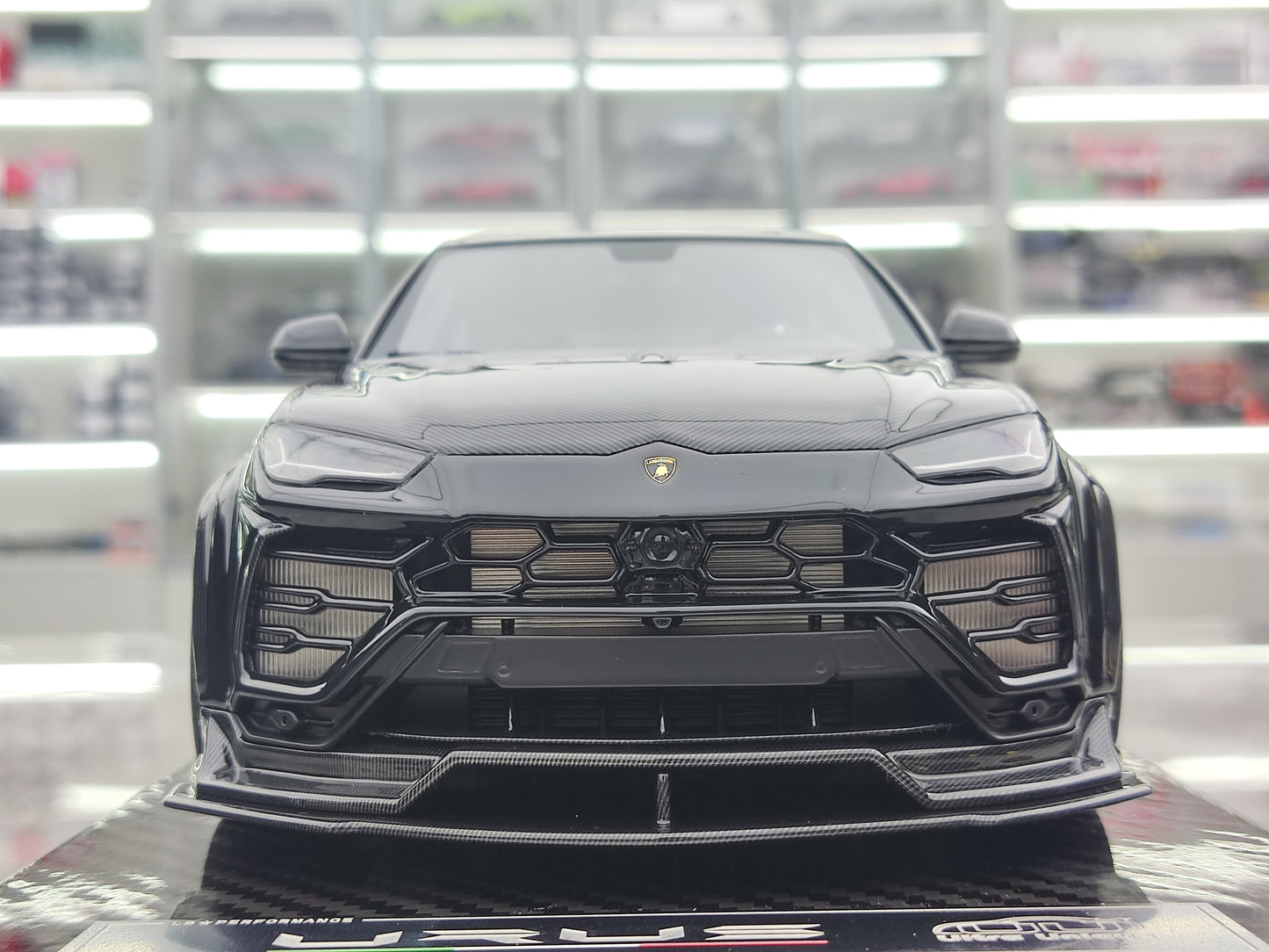 UU 1/18 Lamborghini URUS Black Simulated Car Model Decoration JS-UU009