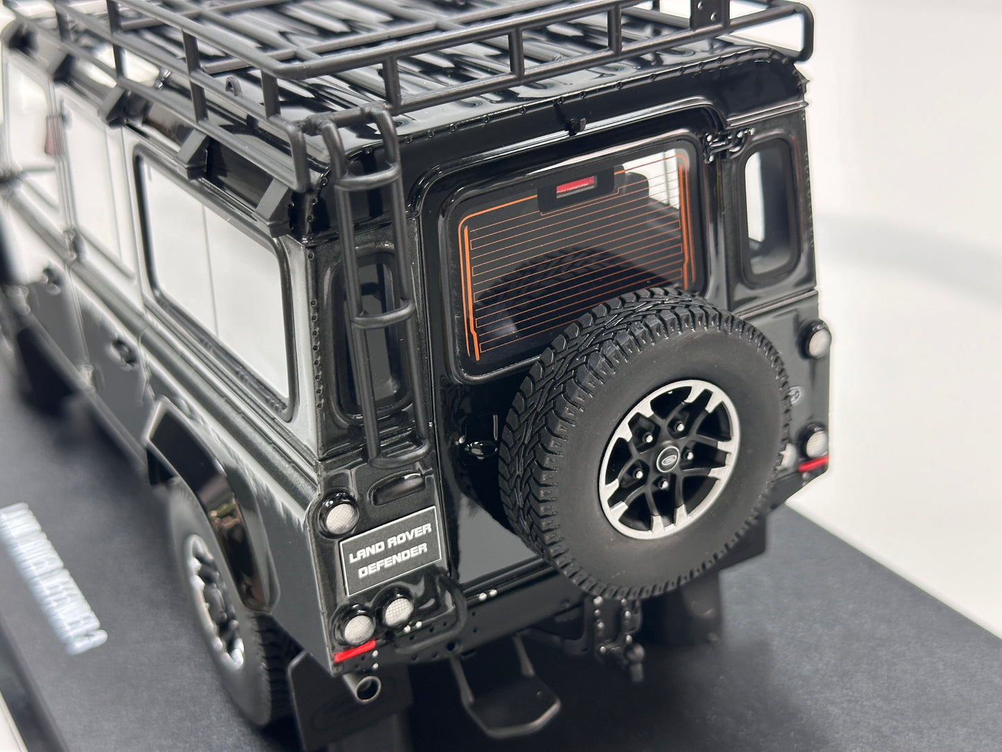 GT Spirit 1/18 Land Rover Defender 110 SW Adventure Edition - Grey (GT968)