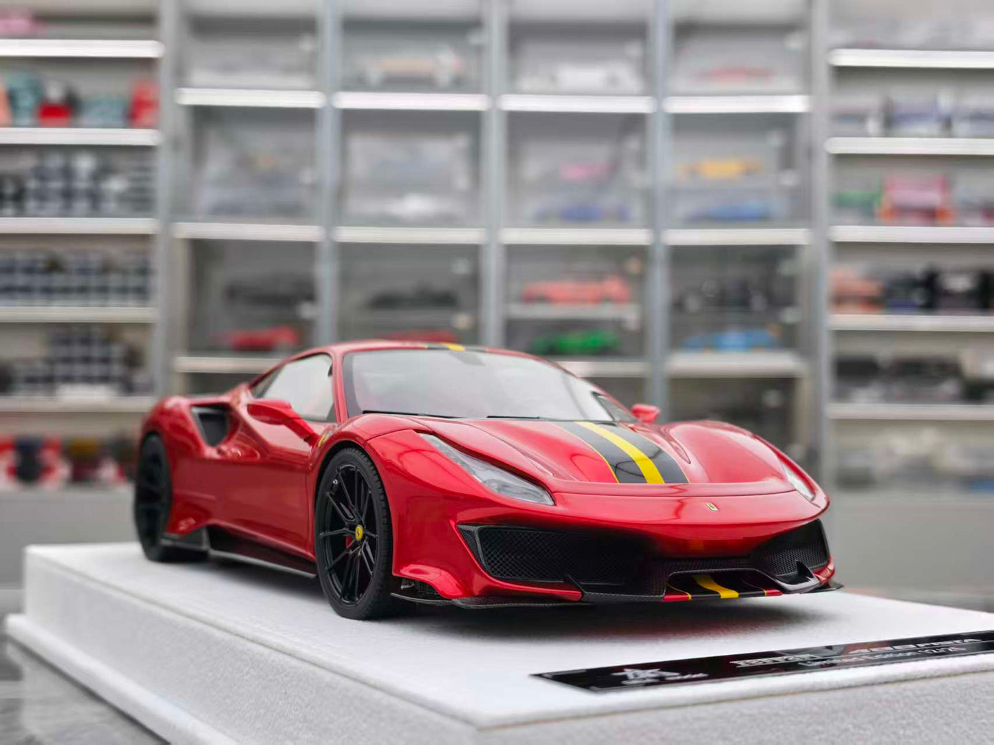BBA MDOEL 1/18 Ferrari 488PISTA Metallic Red BBA056