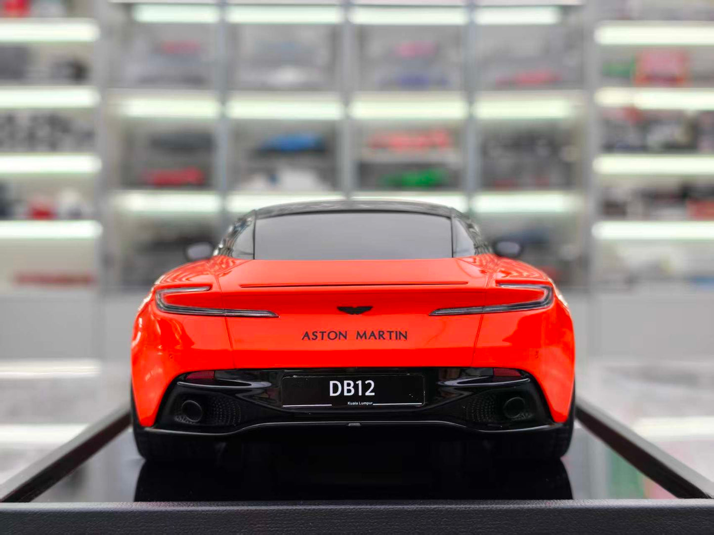 MOTORHELIX 1/18 Aston Martin DB12 COUPE Orange MH331