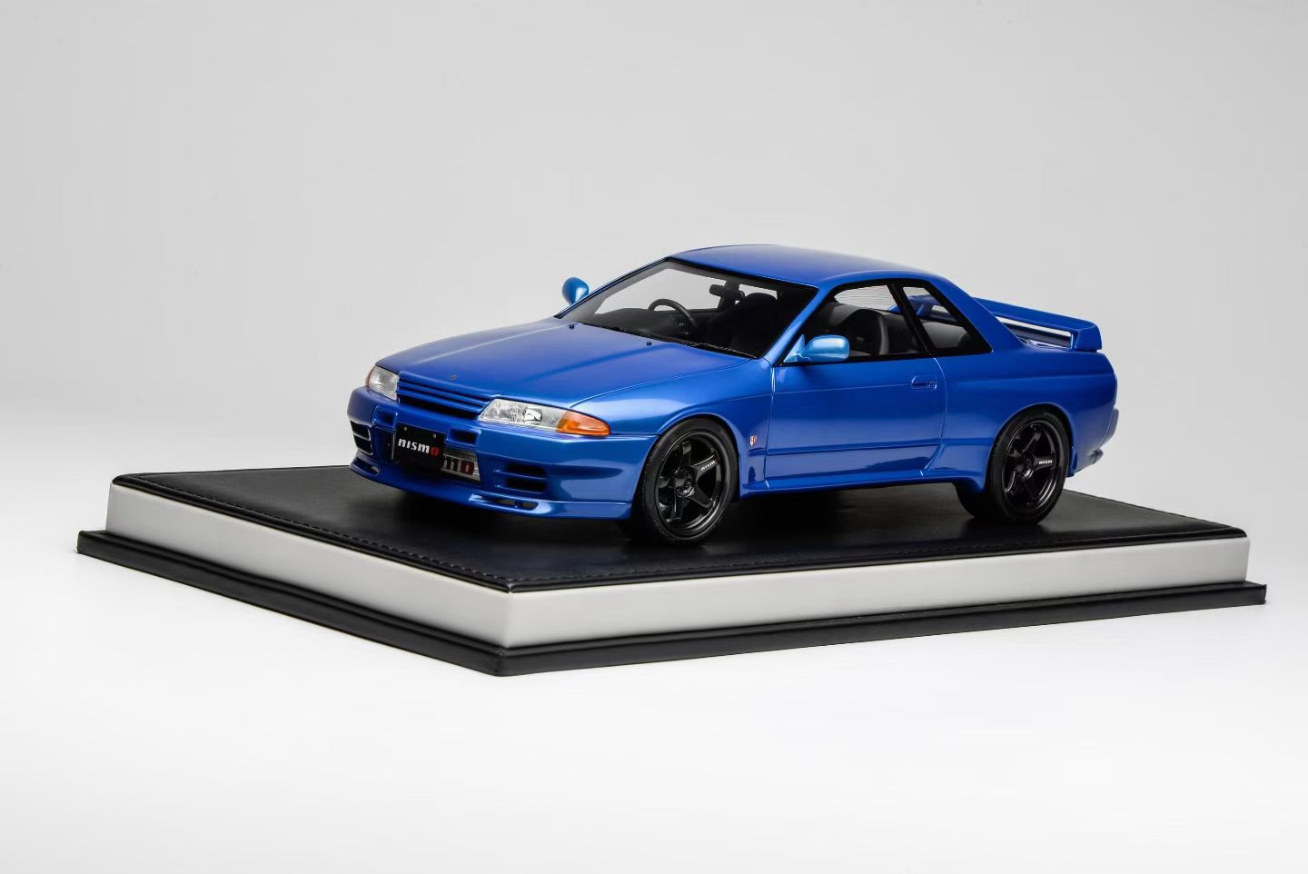 MOTORHELIX 1/18 Nissan Skyline GT-R (R32) Diecast Model