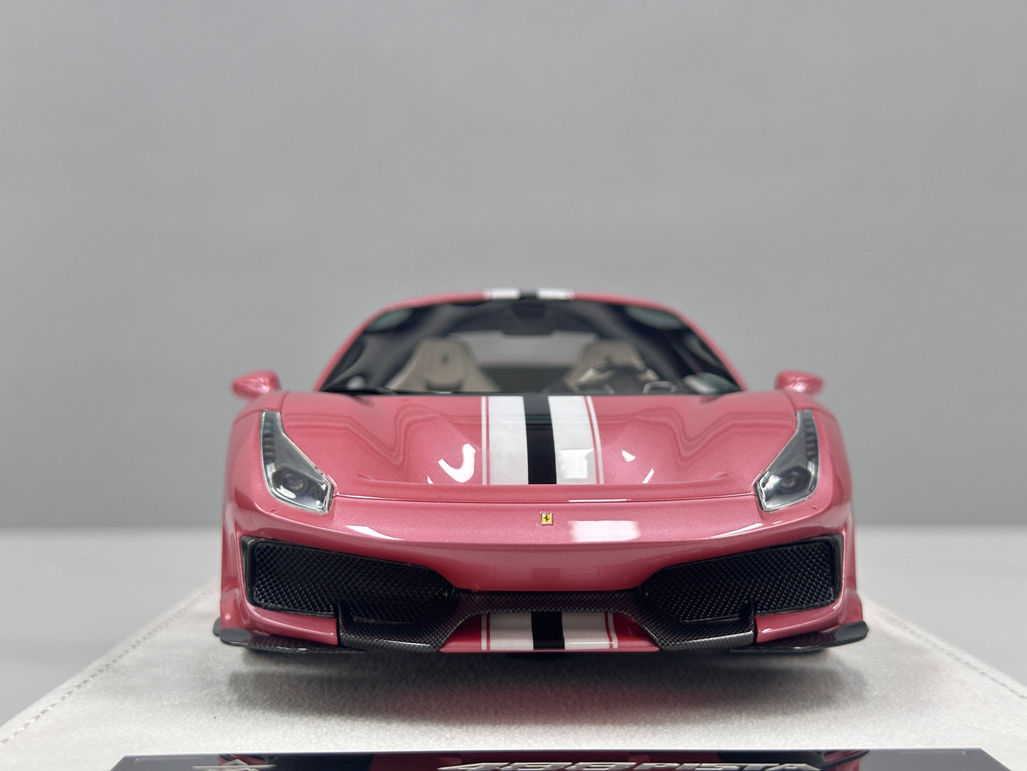 BBA Modelo 1/18 Ferrari 488 Pista Rosa BBA092