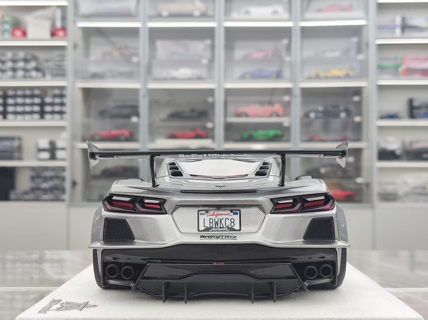 BBA MODEL 1/18 Corvette C8 LB Widebody Modified, Tungsten Silver BBA037