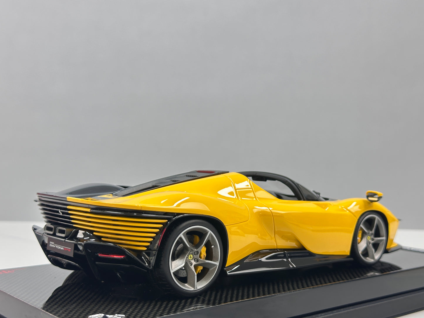 MR 1/18 Ferrari Icona Daytona SP3 Special Edition (599 Units) – Modena Yellow (FE036SE6)
