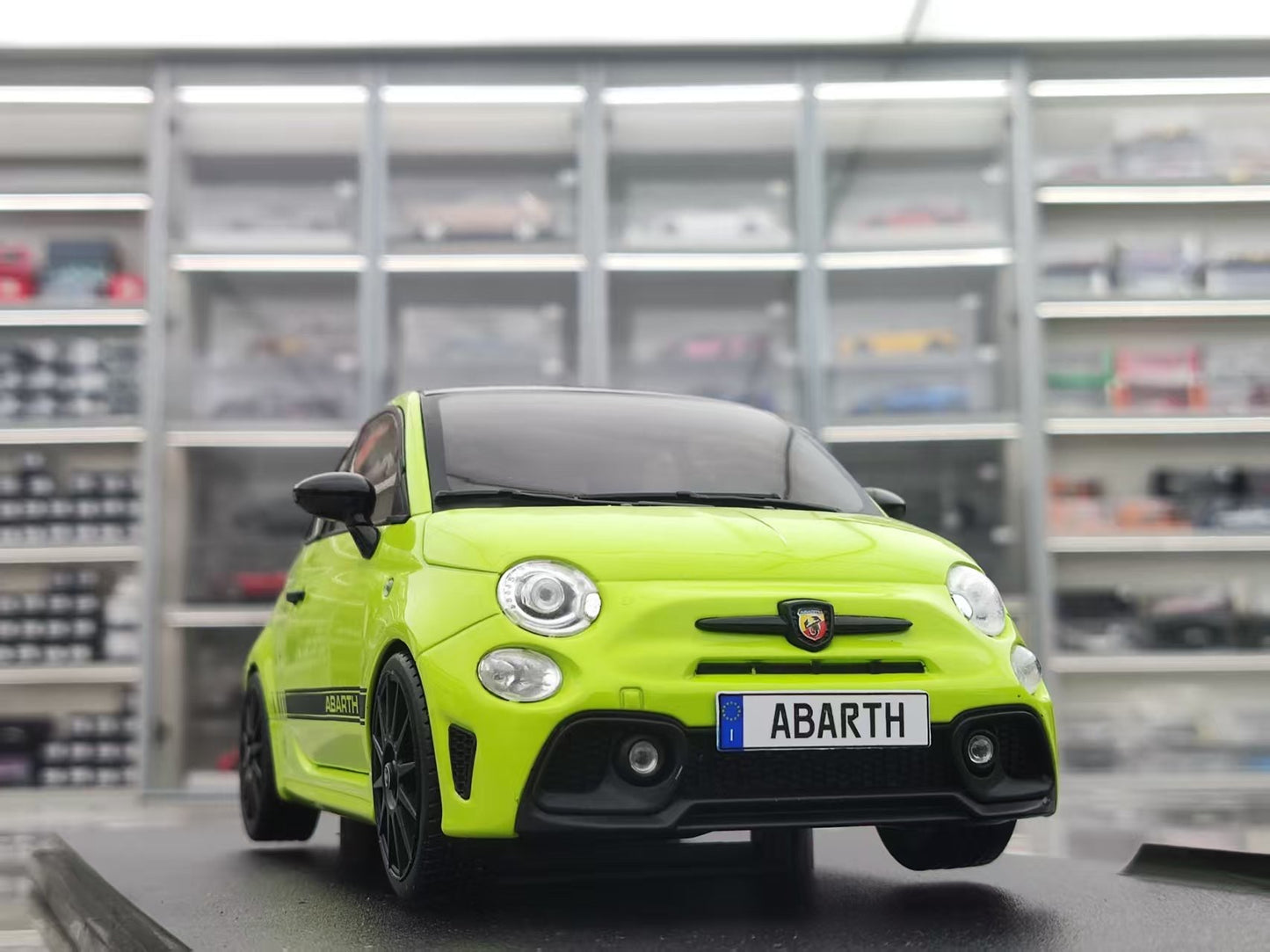 Solido 1/18 Fiat F595 Abarth Verde Adrianina 2023 Green S1811307