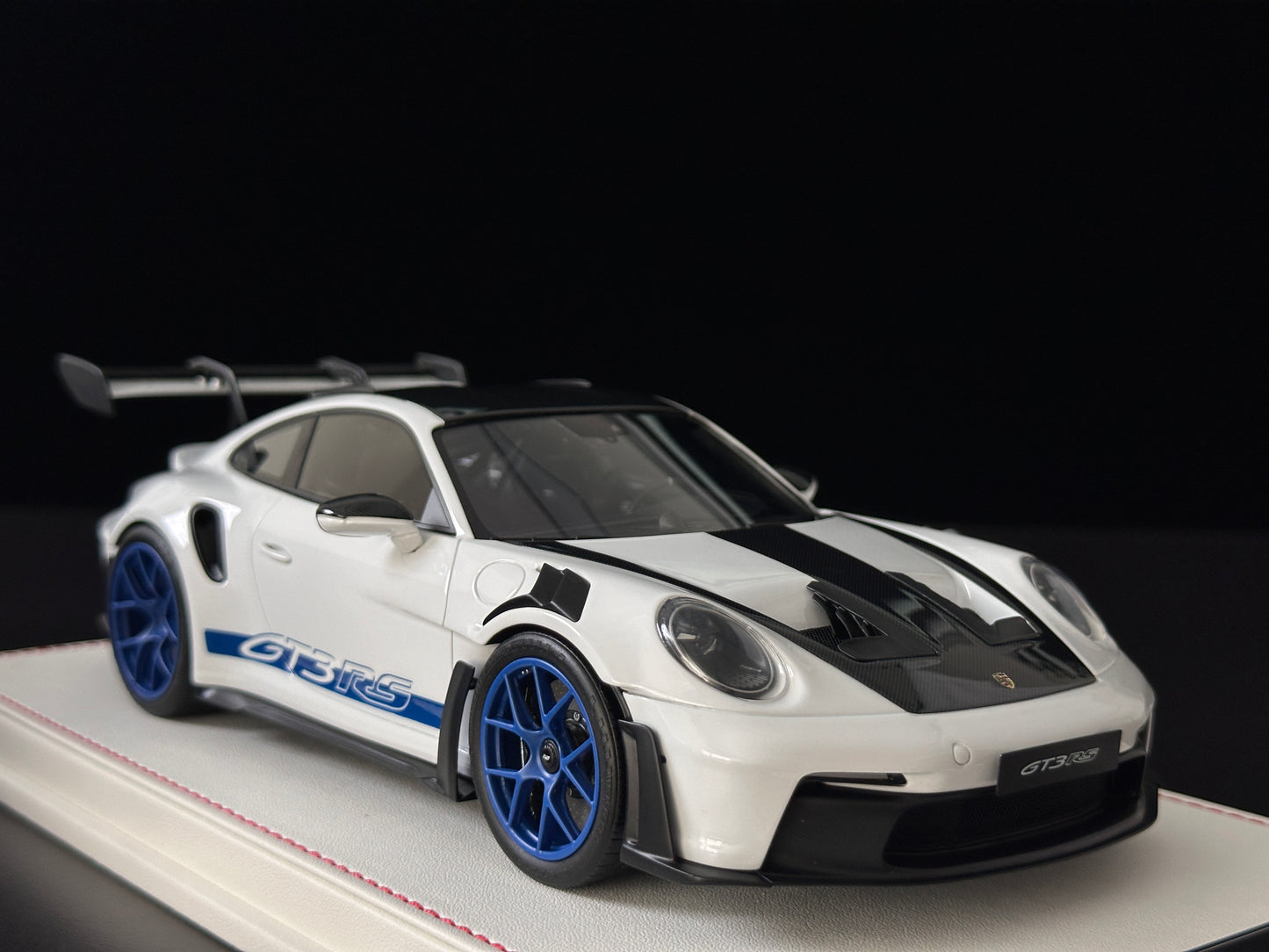 GH MODEL 1/18 Porsche 992 GT3RS Sky Grey GH015