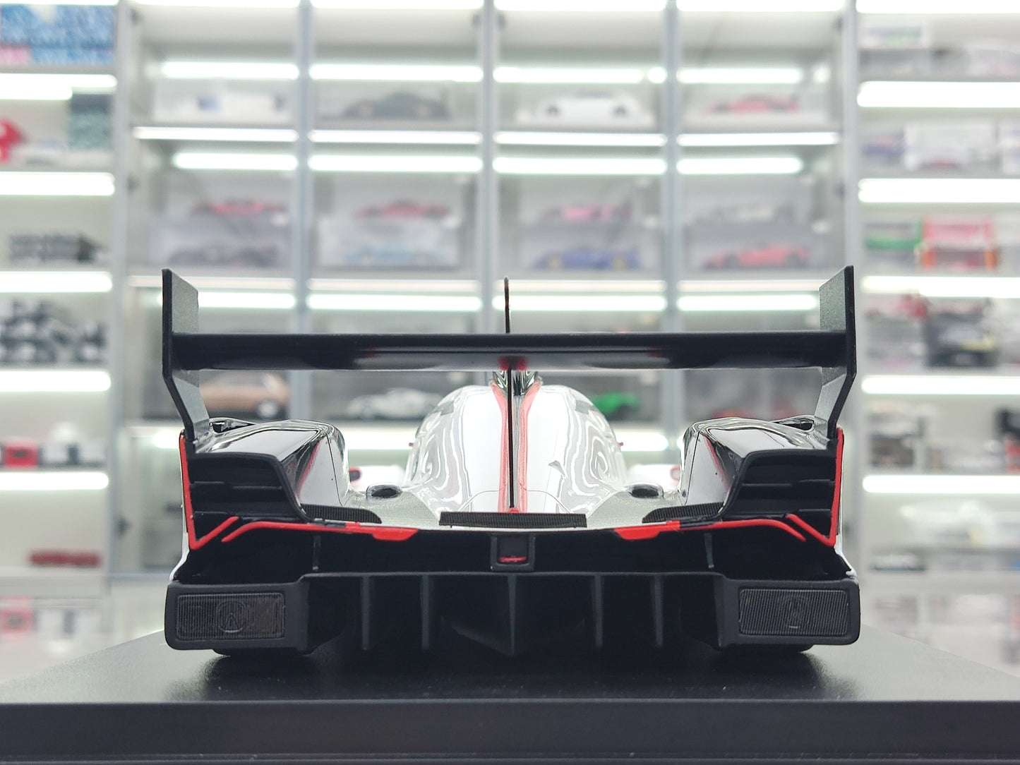 Topspeed 1/18 Acura ARX-06 GTP #93 Acura Meyer Shank Racing White Livery TS0631