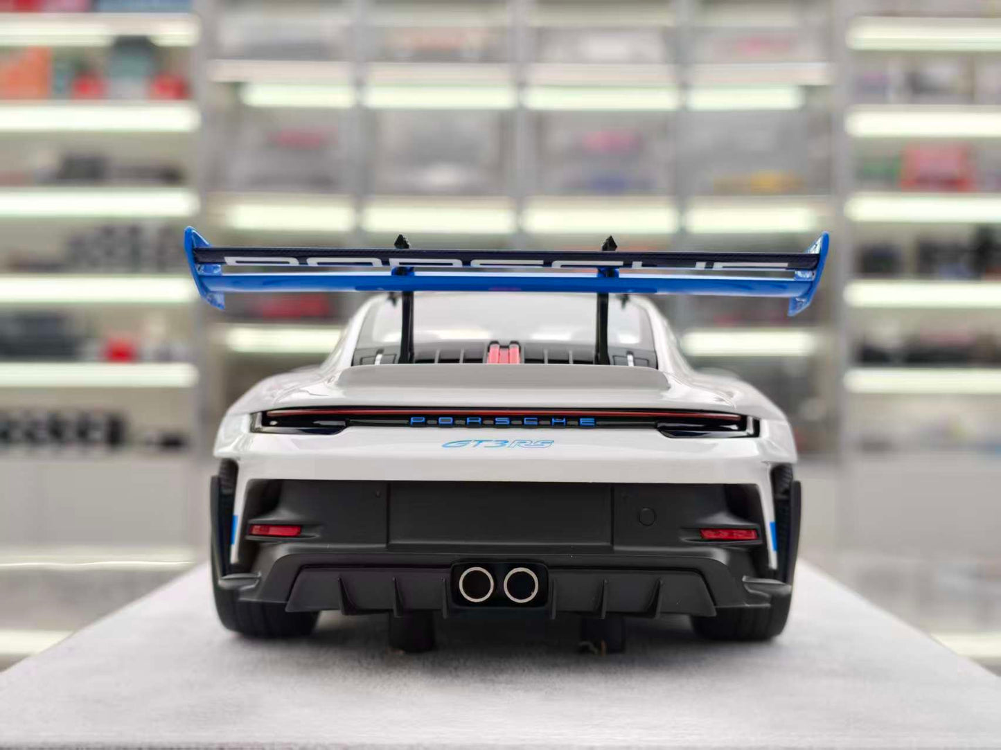 FuelMe 1/18 Porsche 992 GT3RS Grey FM18010LM-19