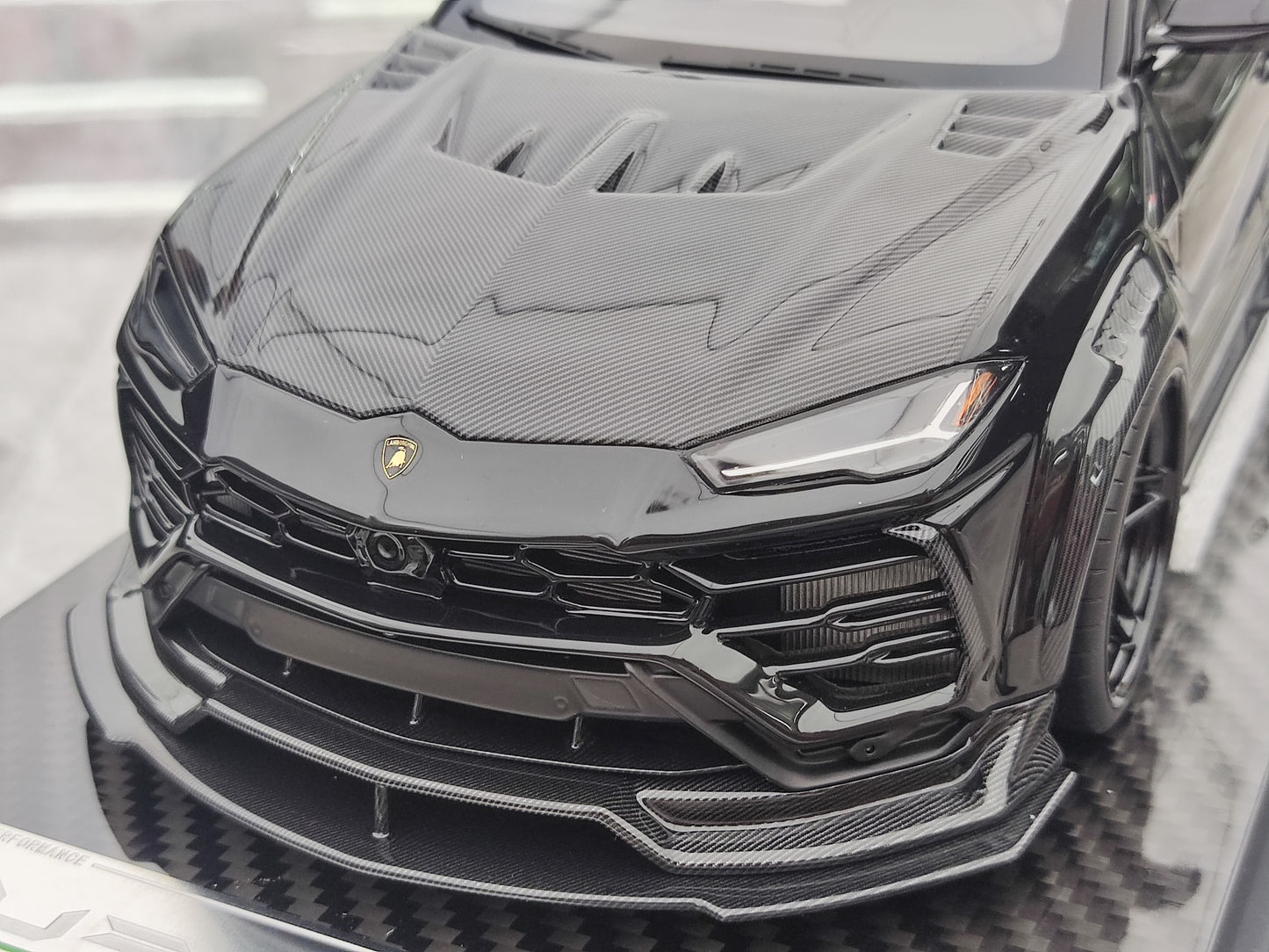 UU 1/18 Lamborghini URUS Black Simulated Car Model Decoration JS-UU009