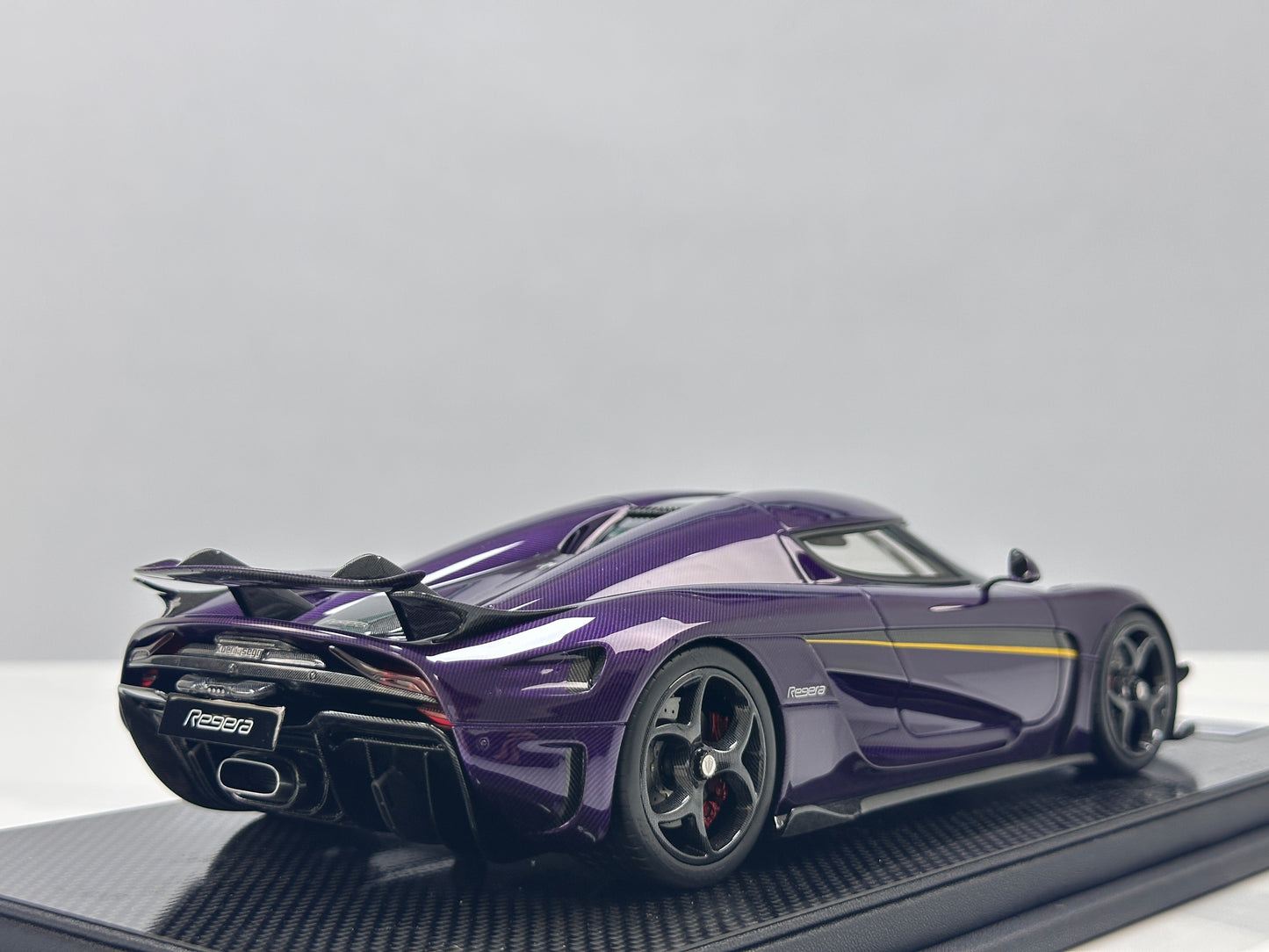 FRONTIART 1/18 Koenigsegg Regera Carbon Purple FA194