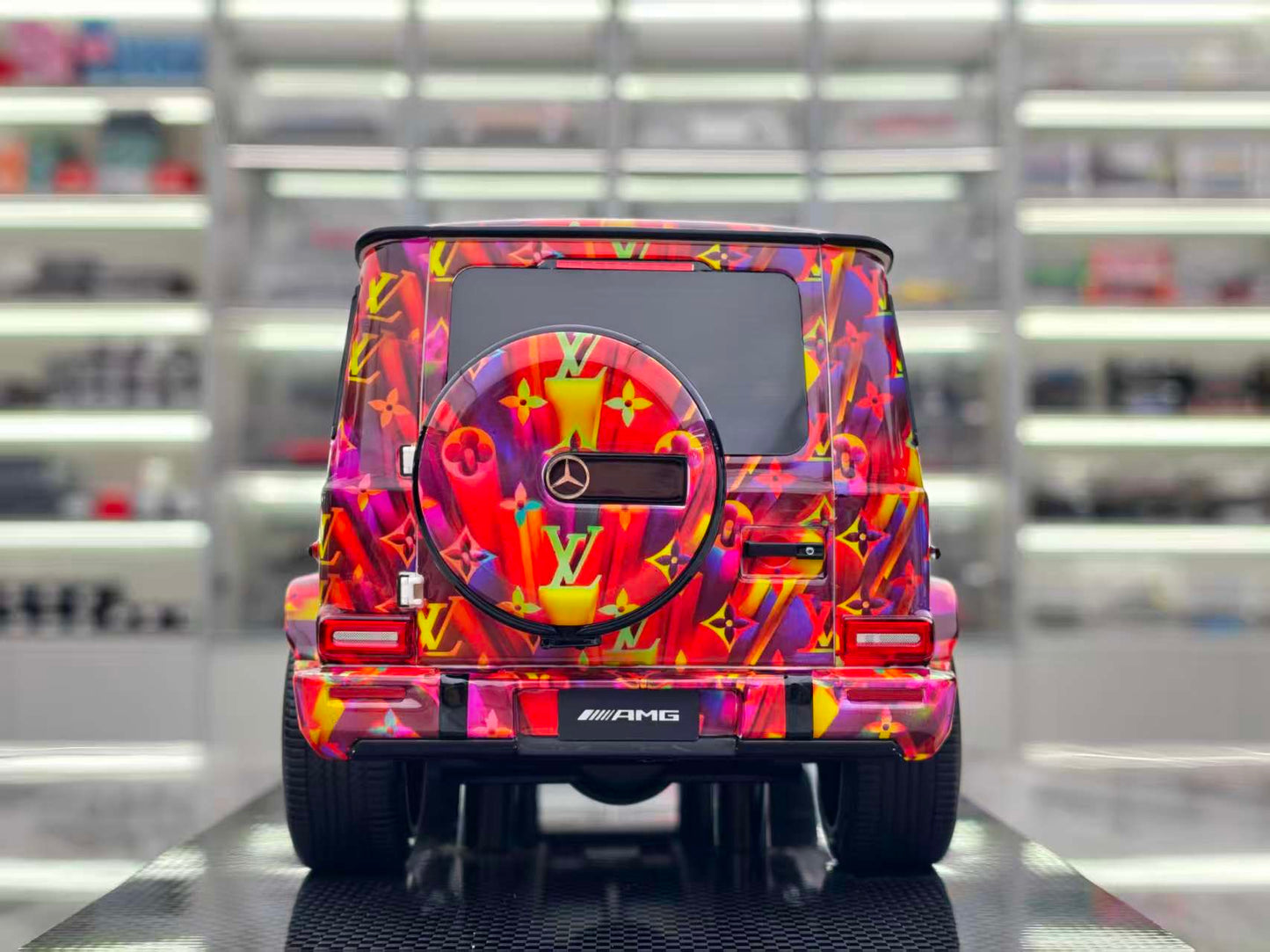 Dino Model 1/18 Mercedes-Benz G63 Custom Edition  DML001B