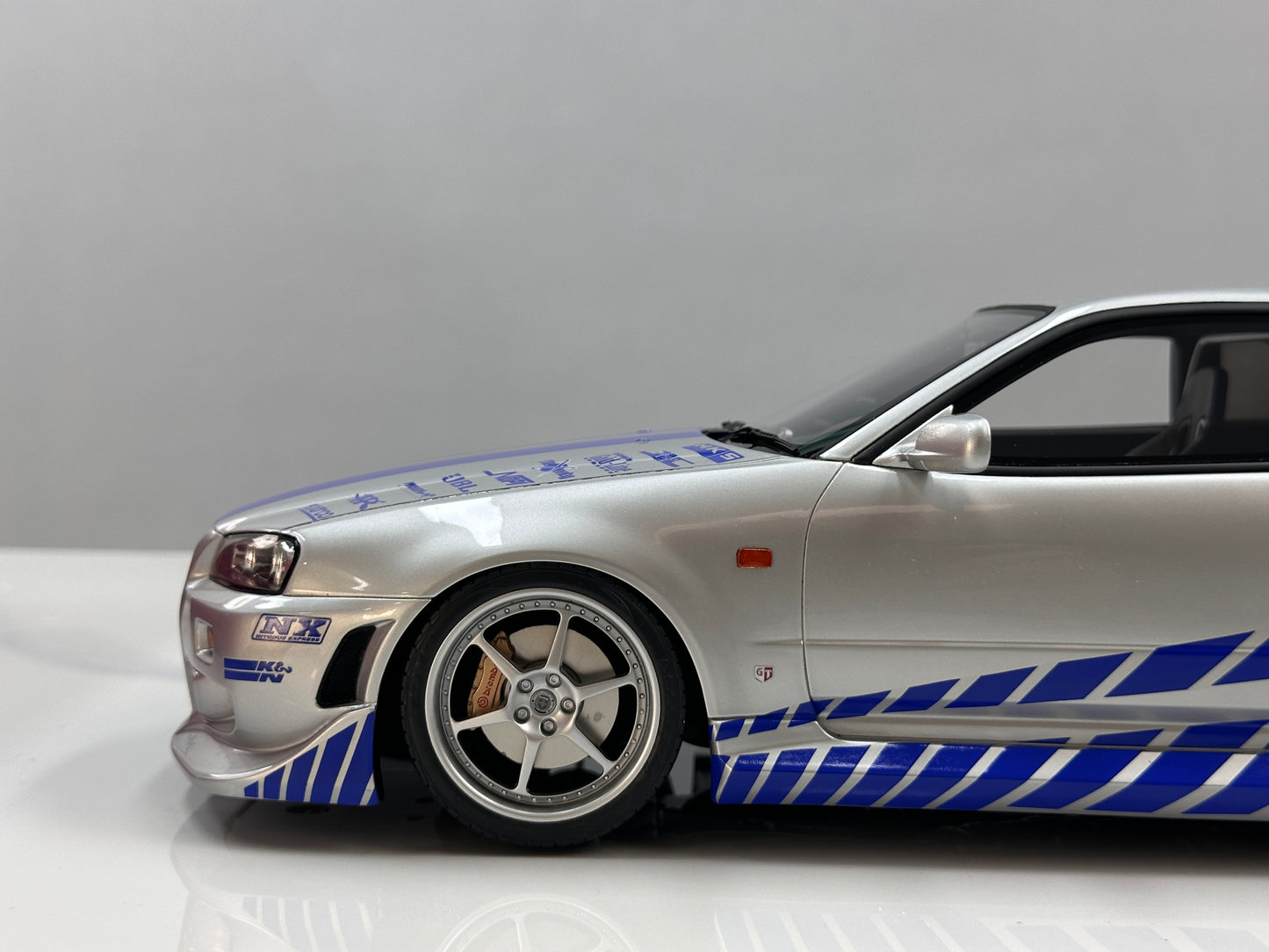 KYOSHO 1/12 Nissan Skyline R34GT-R2001 (Fast & Furious) Silver/Blue Striped KSR12007A