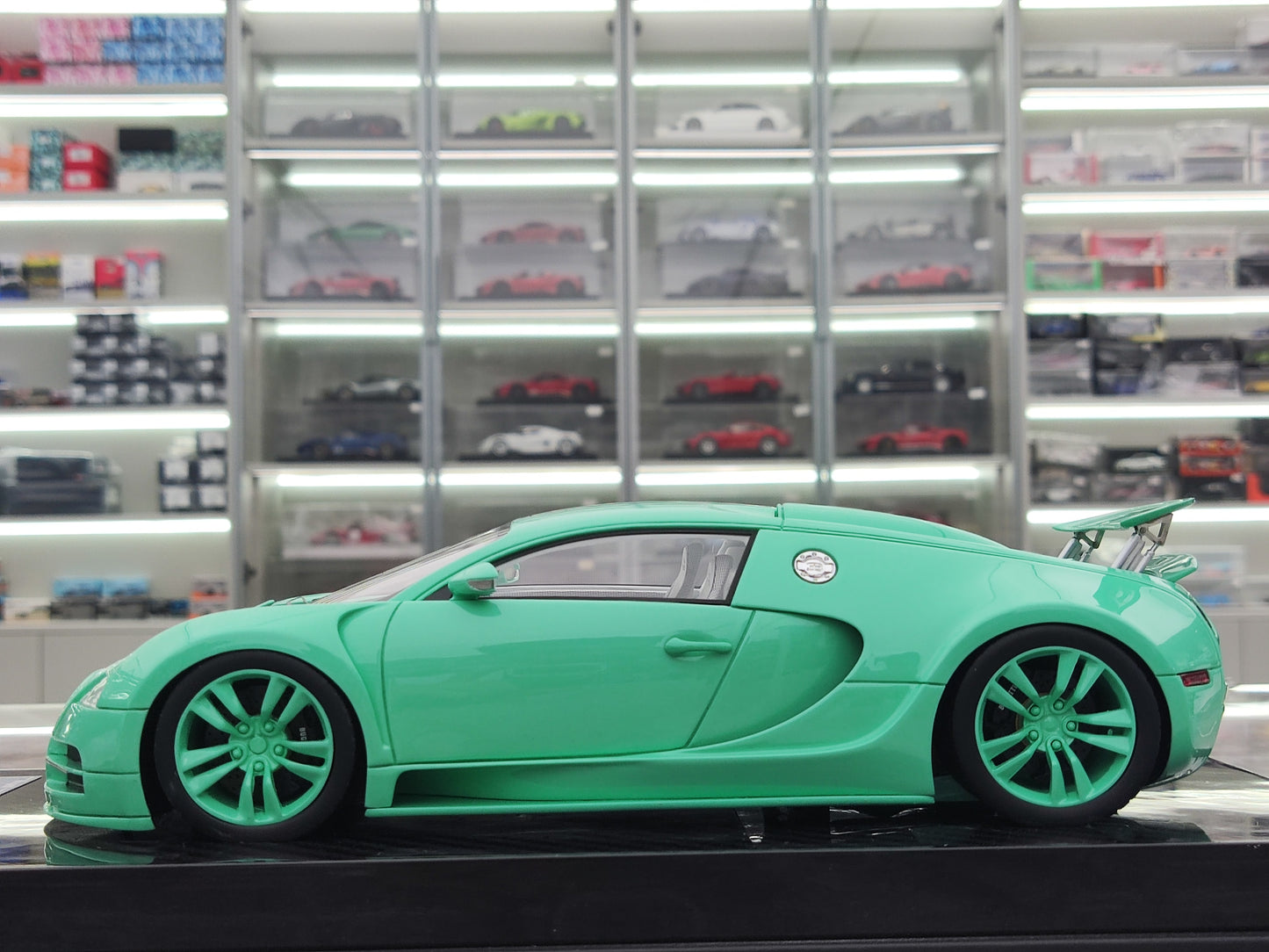 UU 1/18 Bugatti Veyron Tiffany Blue Model Car JS-UU001