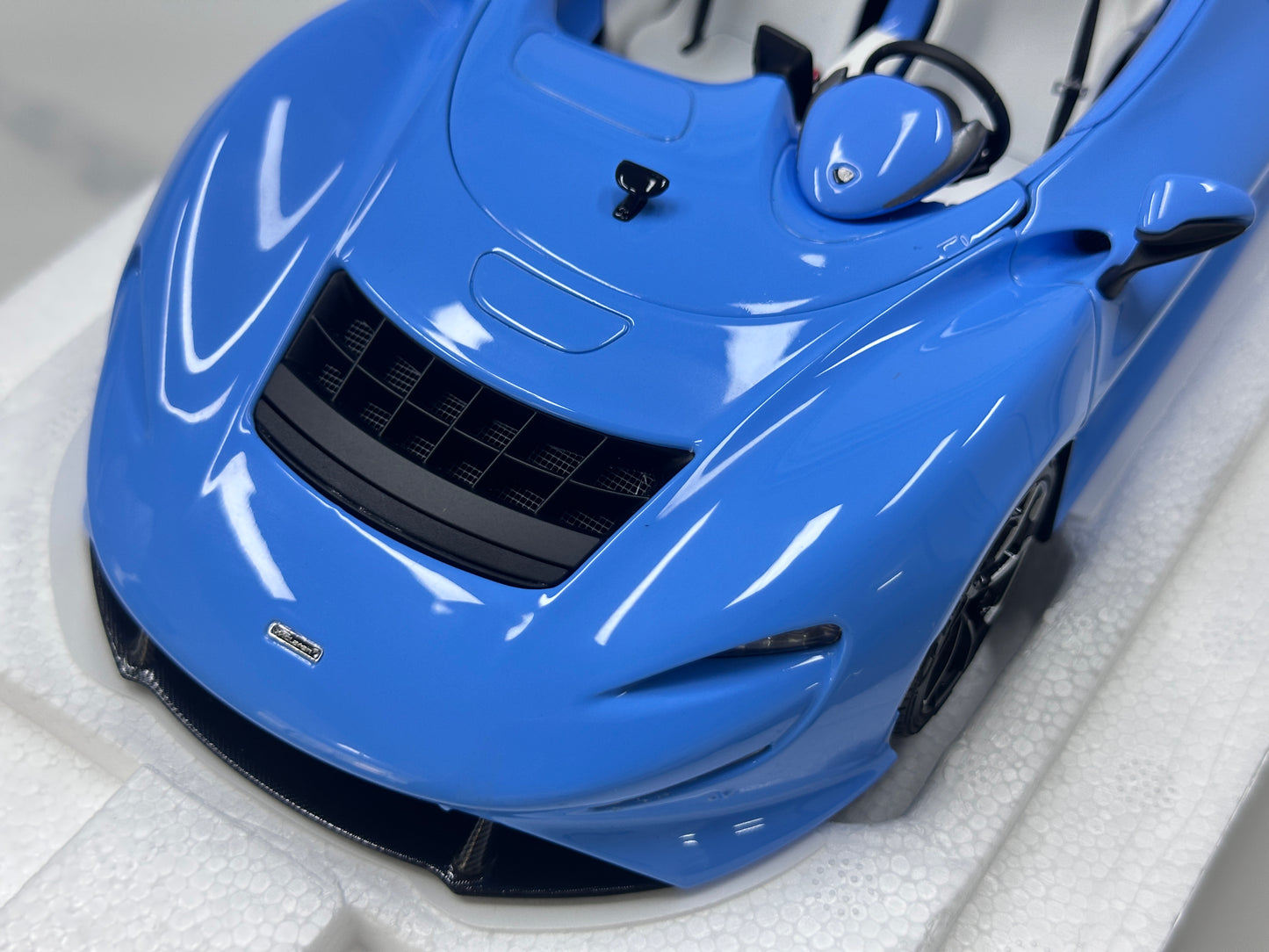 LCD 1/18 McLaren Elva Diecast Model – Sky Blue (LCD18015-BU)