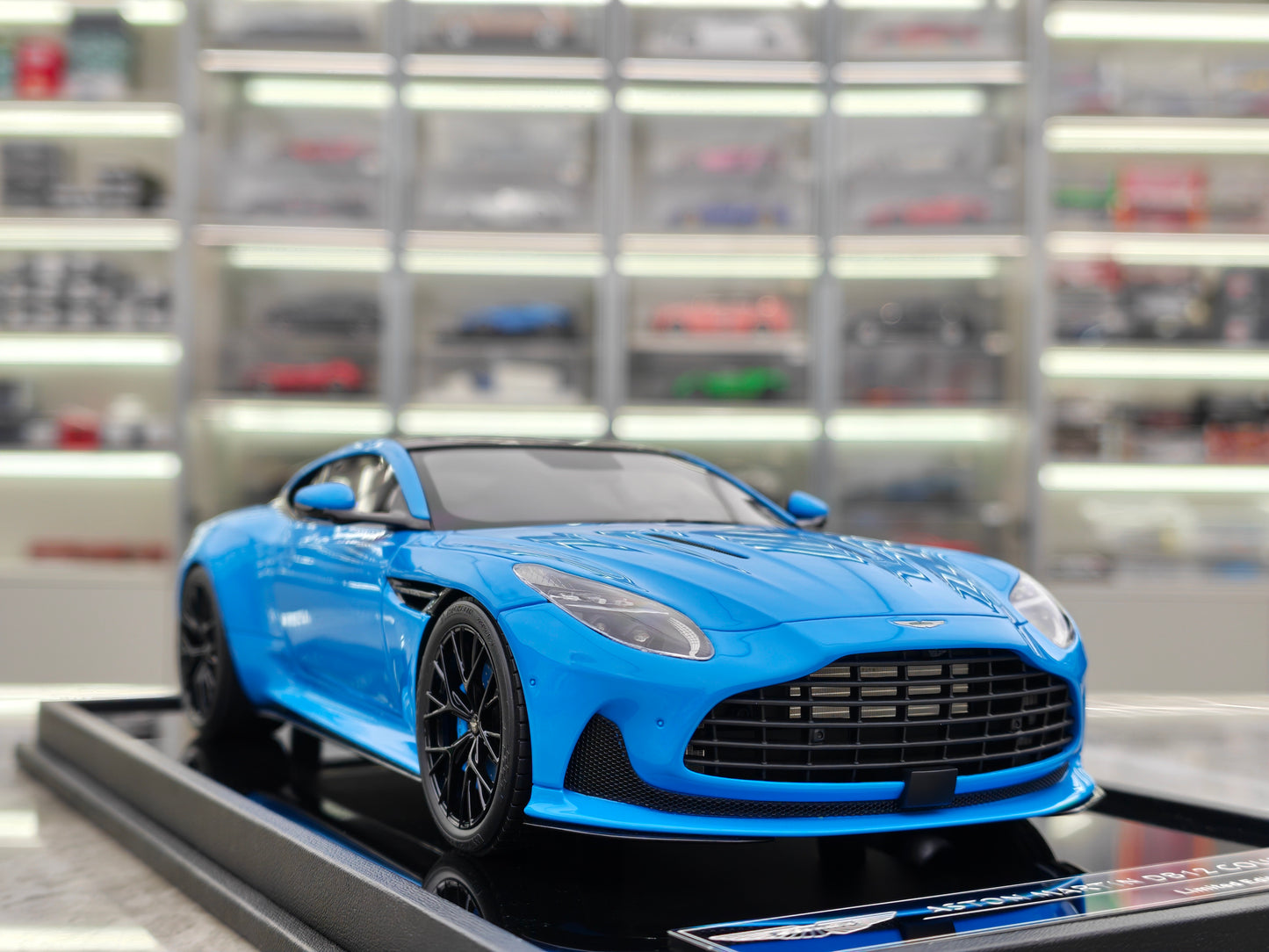 MOTORHELIX 1/18 Aston Martin DB12 COUPE Blue MH330