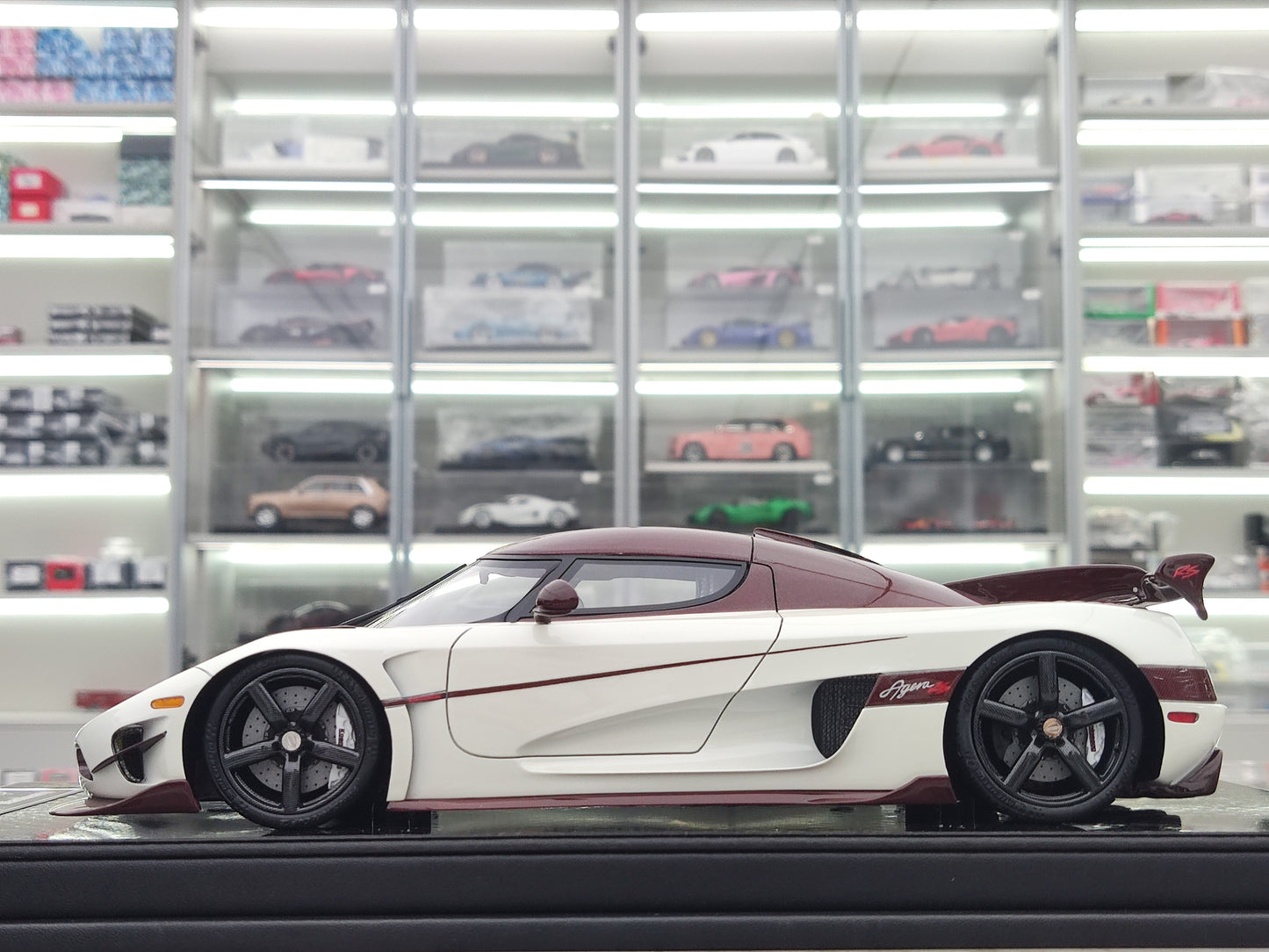 FRONTIART 1/18 Koenigsegg AGERA RS White Red Line FA042