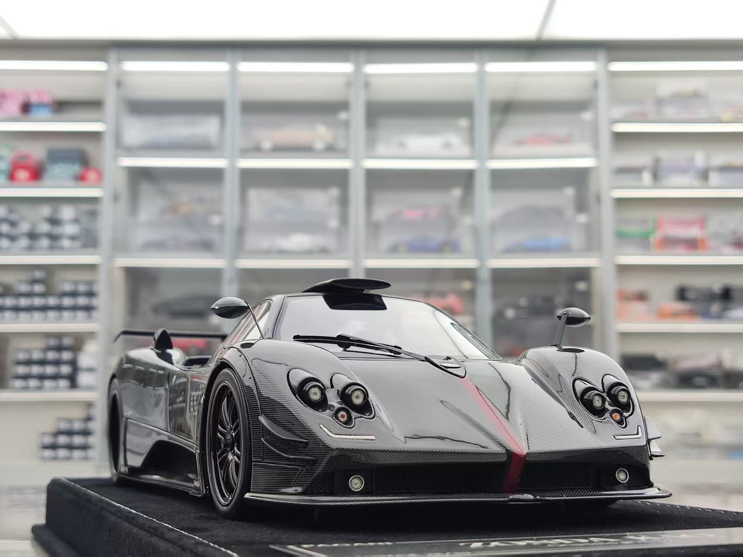 HH Model 1/18 Pagani Zonda Specials KAQ HH557
