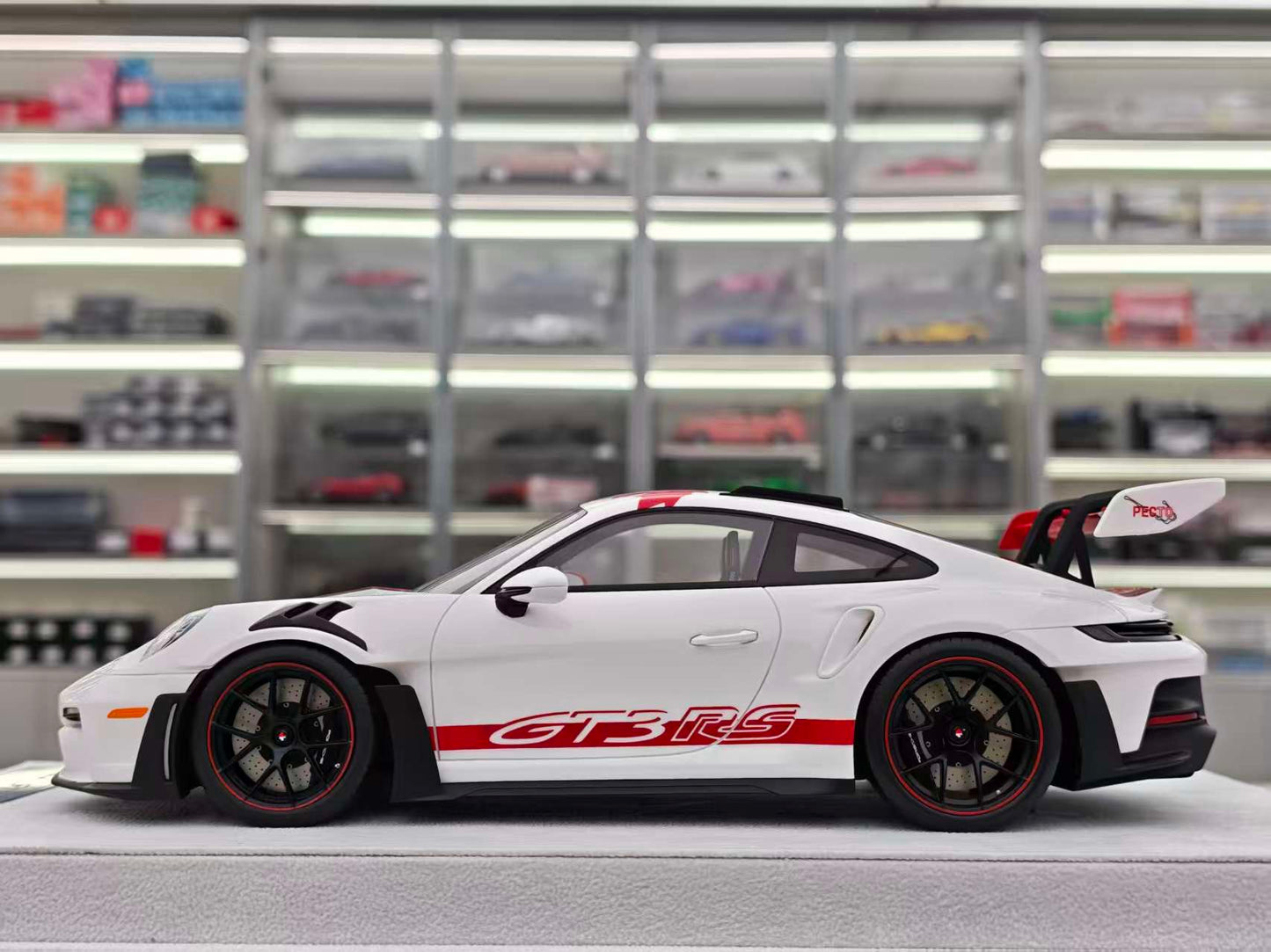 FuelMe 1/18 Porsche 992 GT3 RSSPEC Toronto FM18010LM-16