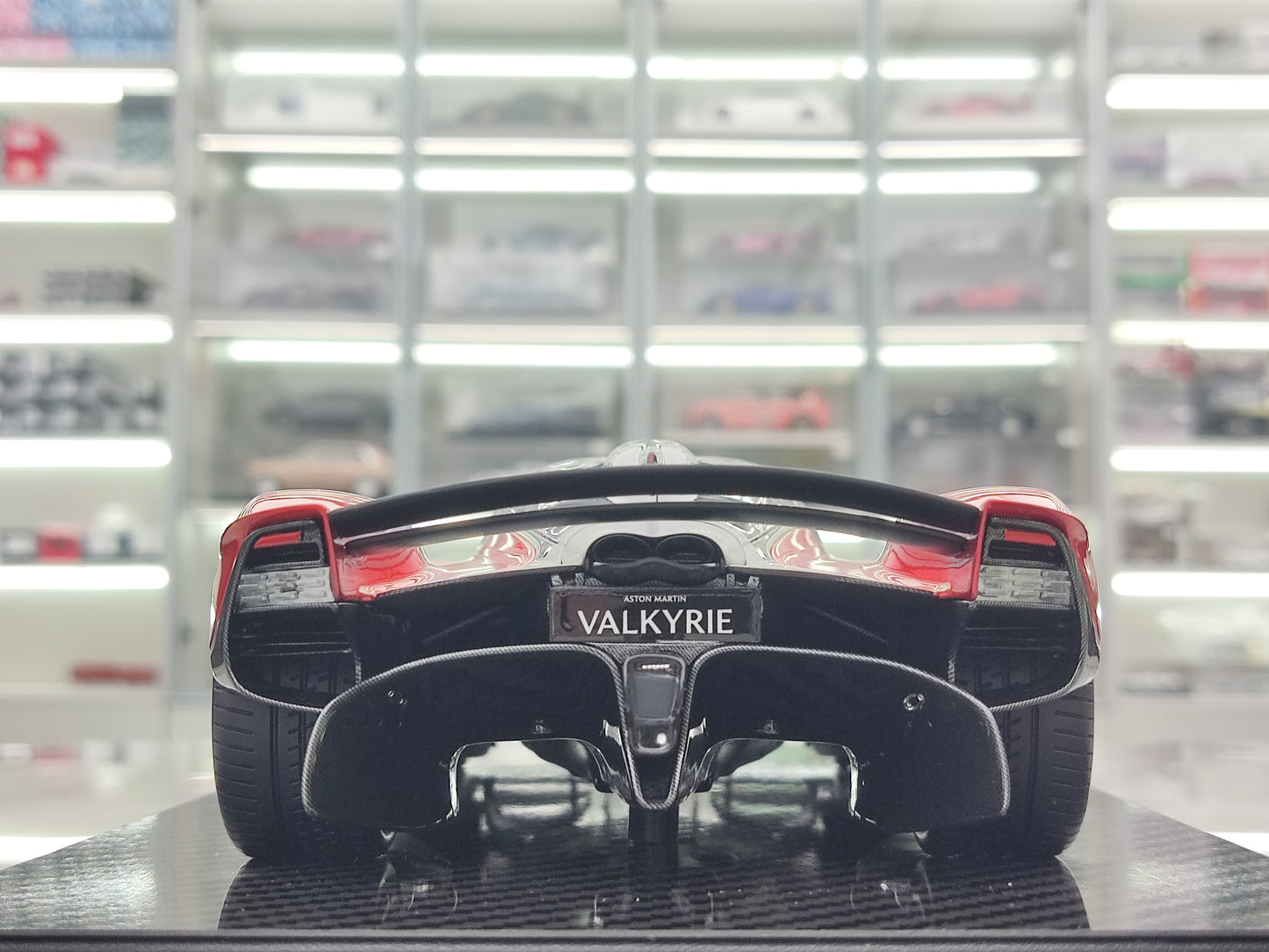FRONTIART 1/18 Aston Martin Valkyrie Apple Red FA174