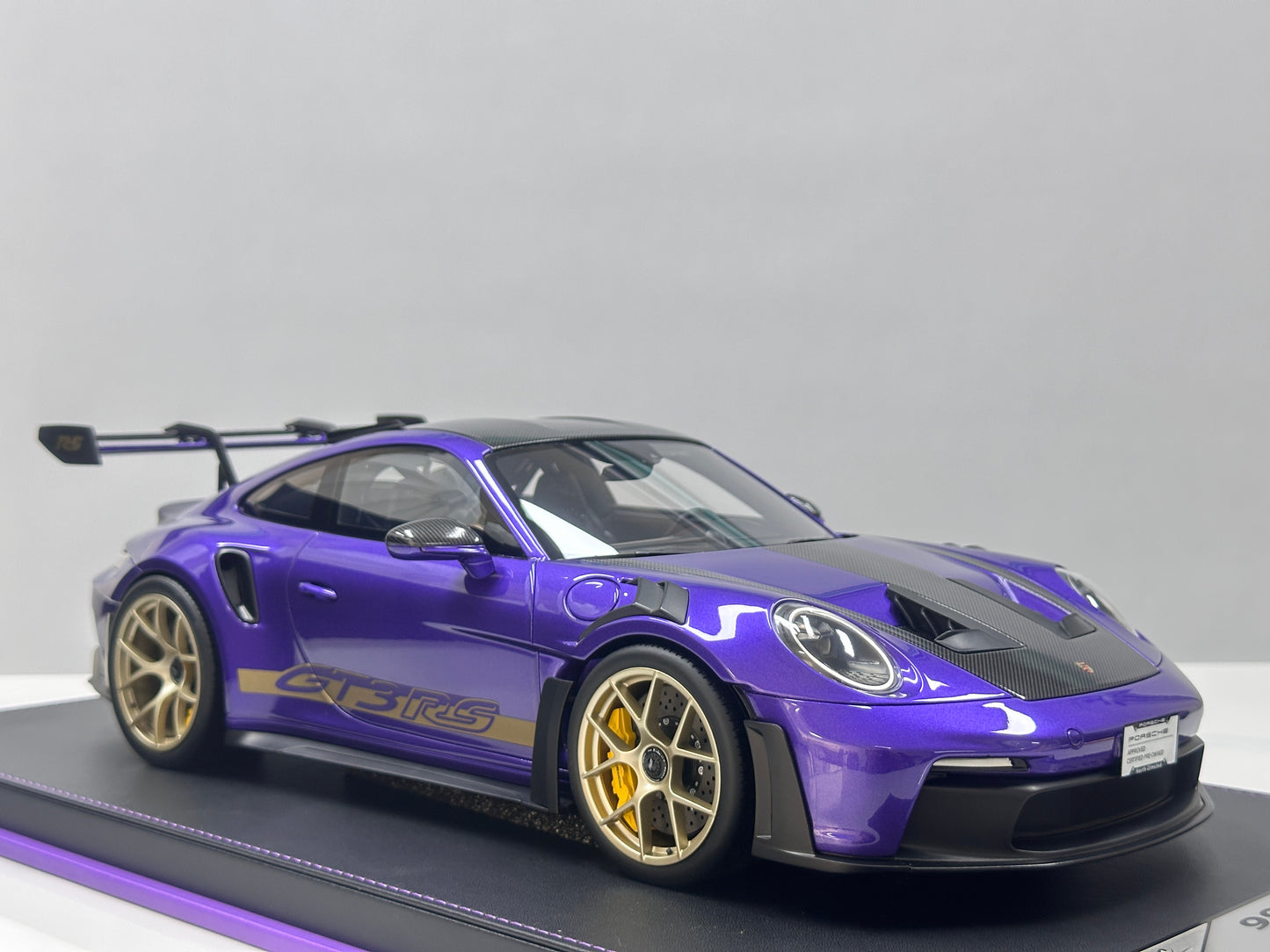 IVY 1/12 Porsche 992 GT3 RS – Purple with Gold Wheels (IVY245)