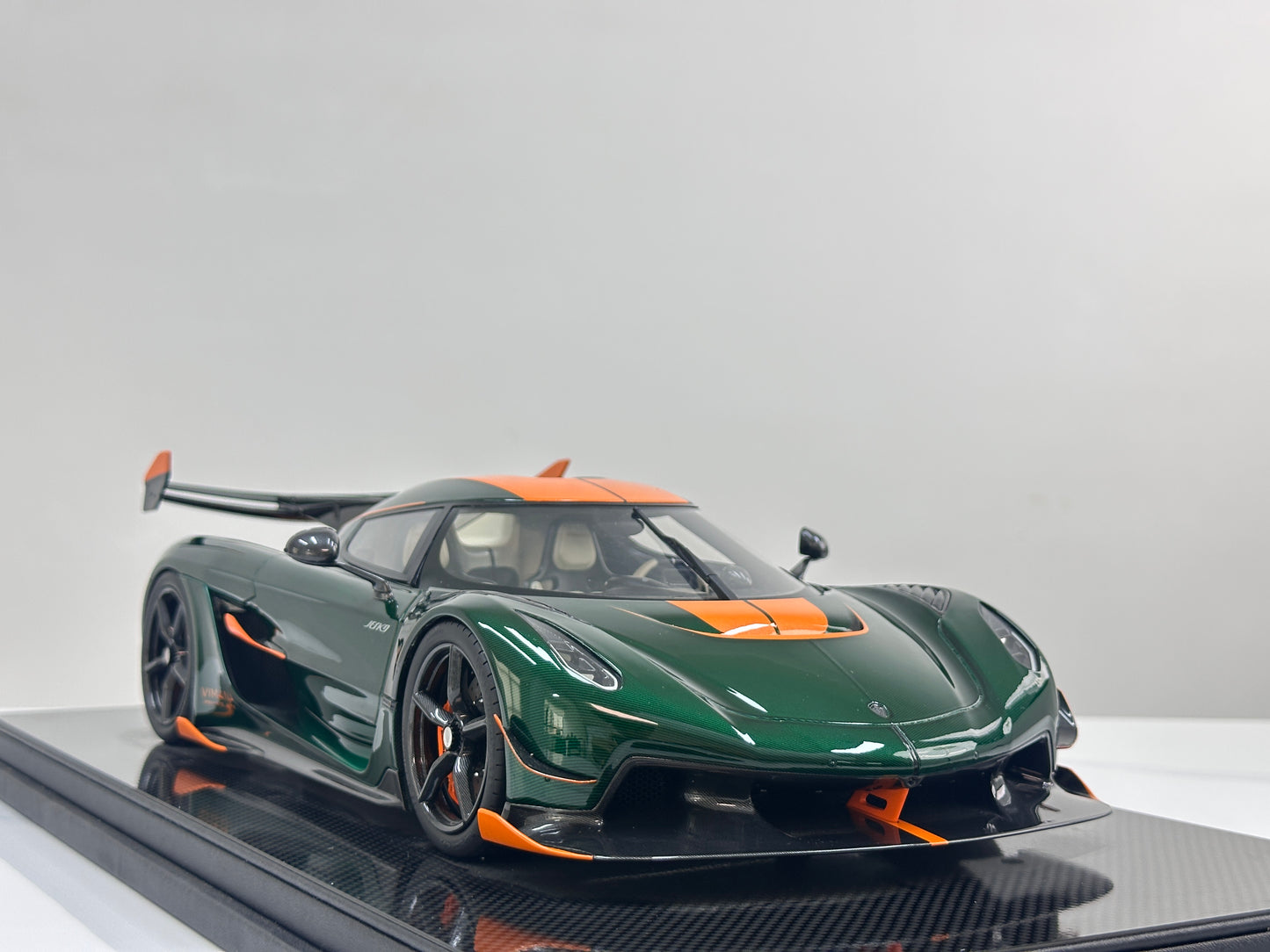 FRONTIART 1/12 Koenigsegg Jesko Carbon Emerald Green (FA190)