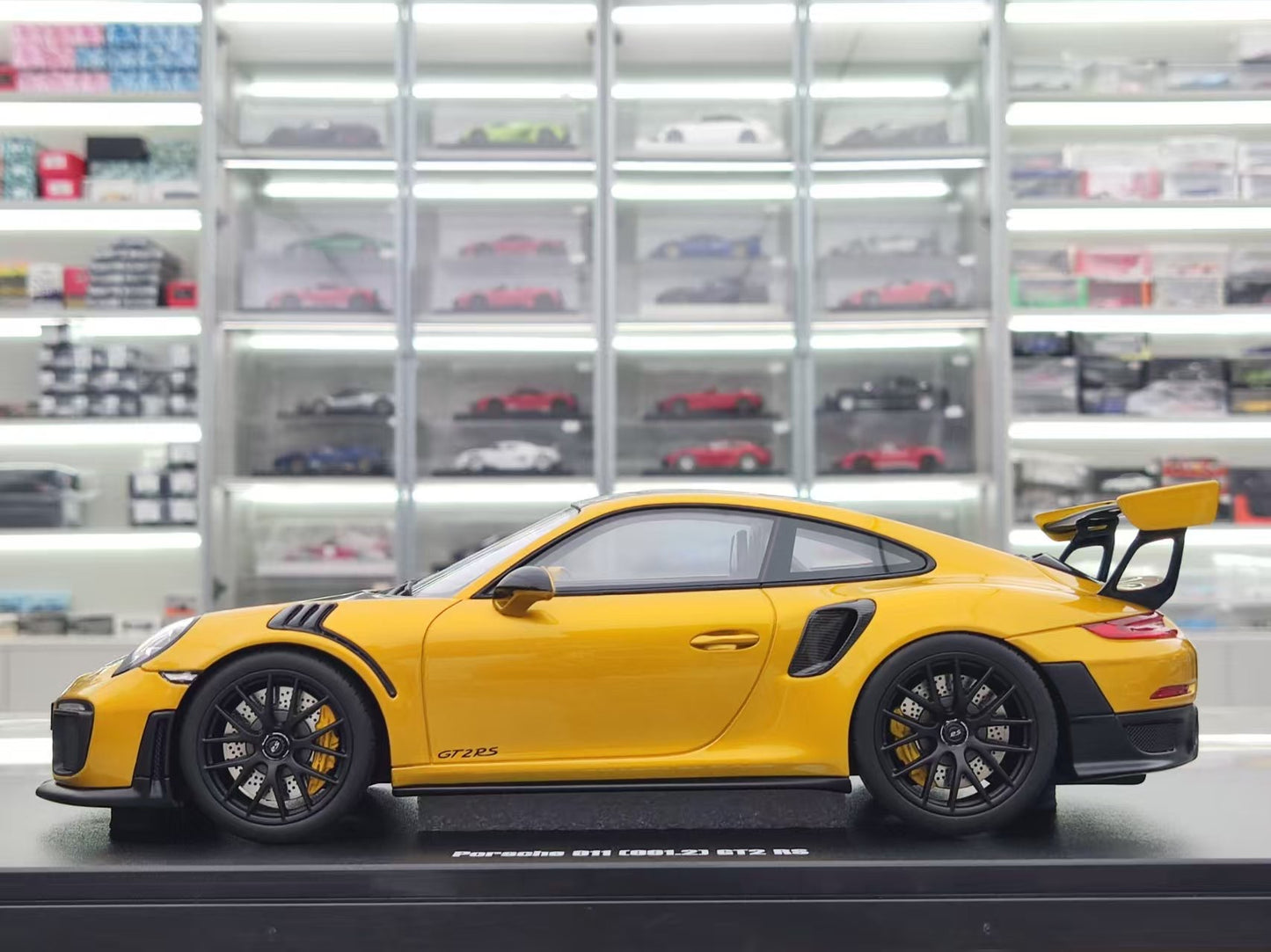 GT Spirit 1/18 Porsche 911 (991.2) GT2 RS Gold Resin Model Car CLDC041