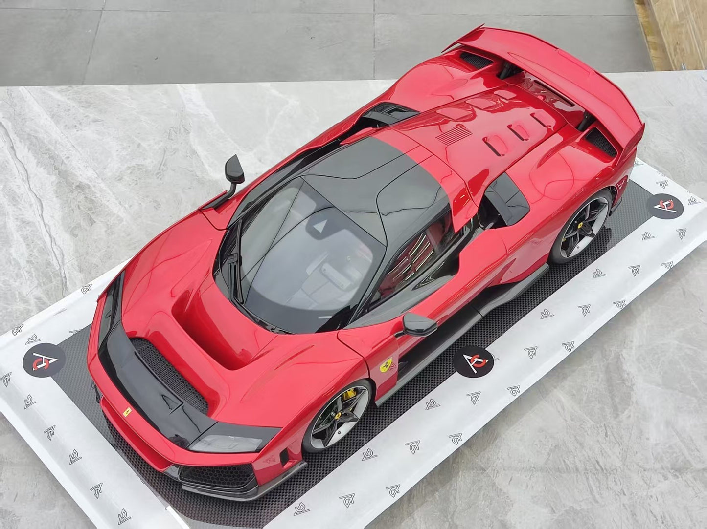 Amalgam 1/8 Ferrari F80 (2024) Red M6324-SC1-14