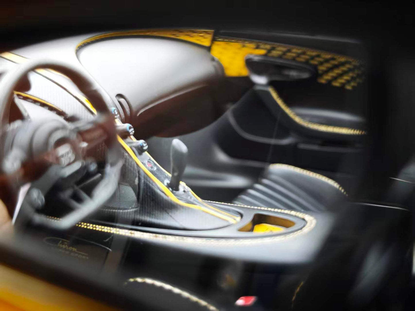 MR 1/18 Bugatti Chiron Super Sport, Yellow, BUG012G