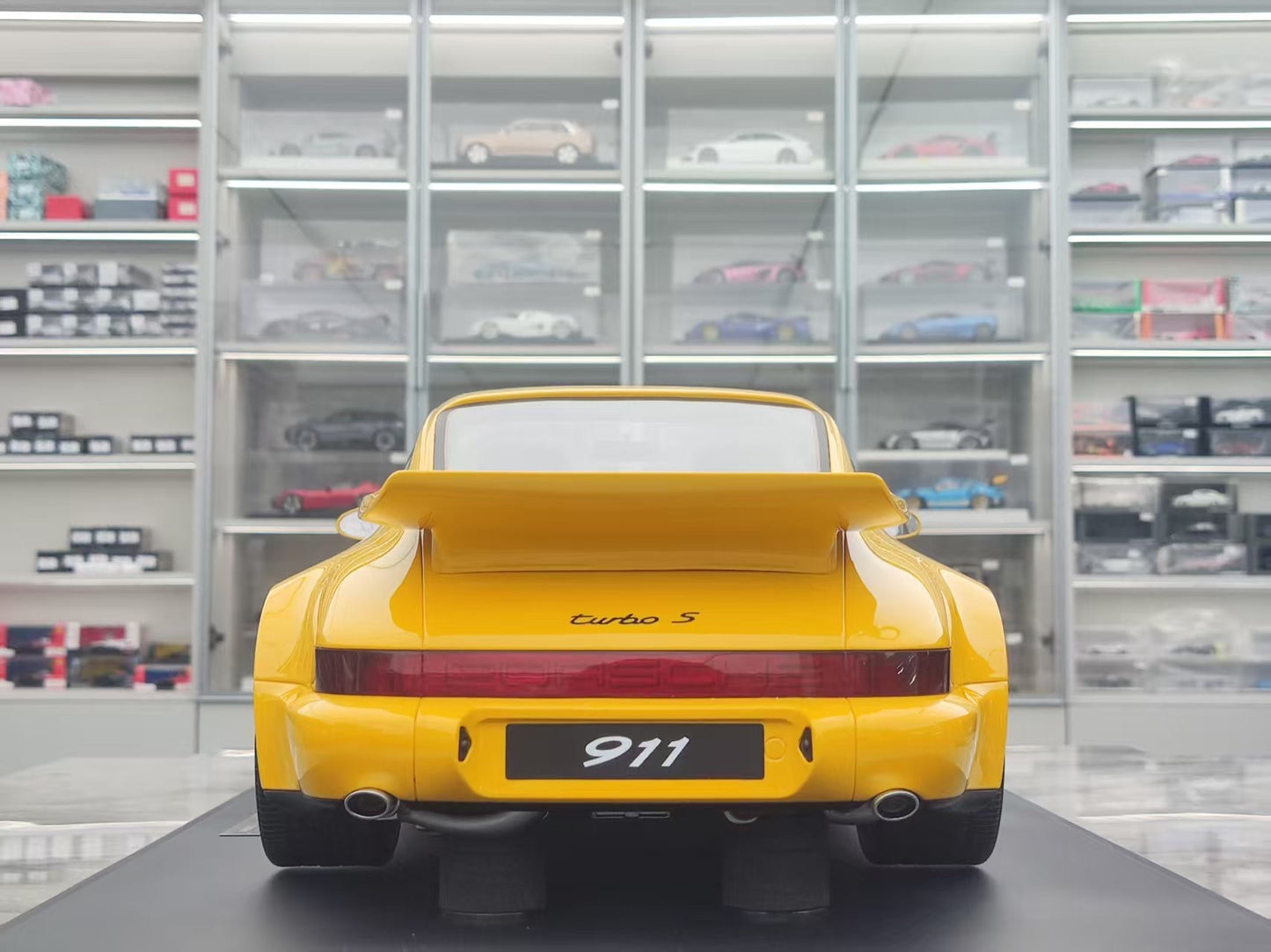 GT Spirit 1/8 Porsche 911 [964] TURBO S Yellow GTS801701