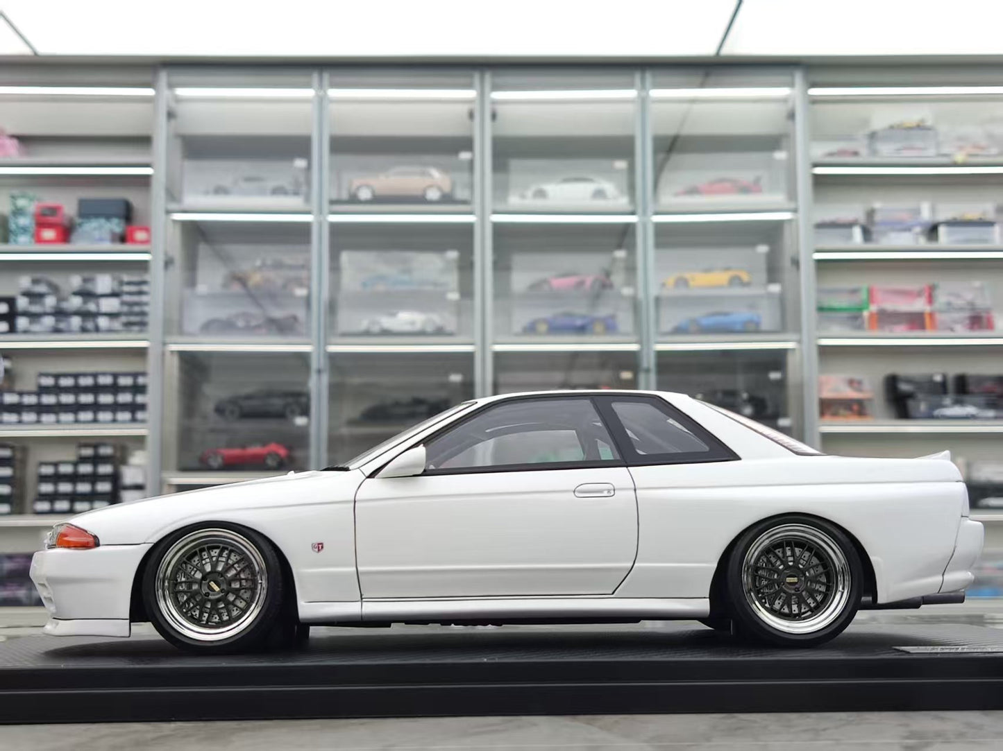 Ignition Model 1/18 Nissan Skyline GT-R (R32) White IG3596