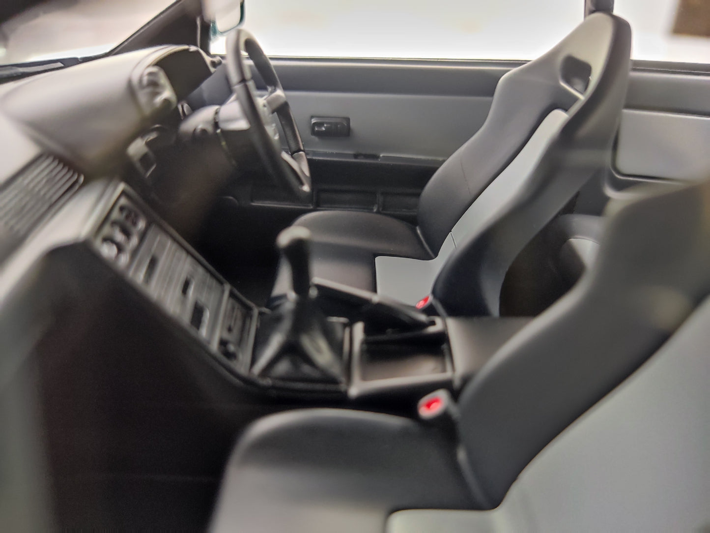 MOTORHELIX 1/18 Nissan Skyline GT-R (R32) Customized Version Midnight Green MH324