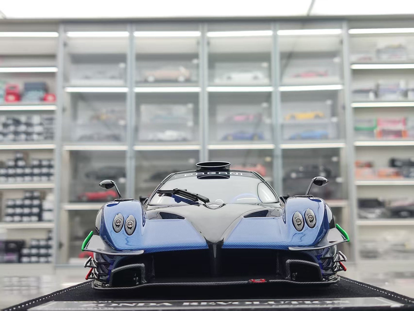 HH Model 1/18 Pagani Zonda R & Evolution Specials Blue & Black Double Carbon Italian Stripes HH566