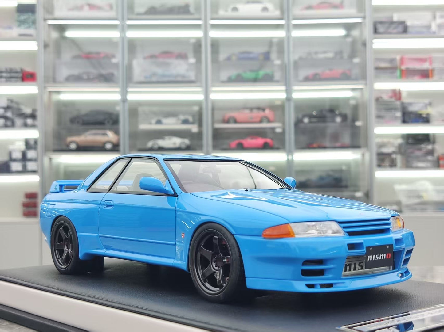 MOTORHELIX 1/18 Nissan Kyline GT-R (R32) Customized Version Cyan Blue Resin Model MH317