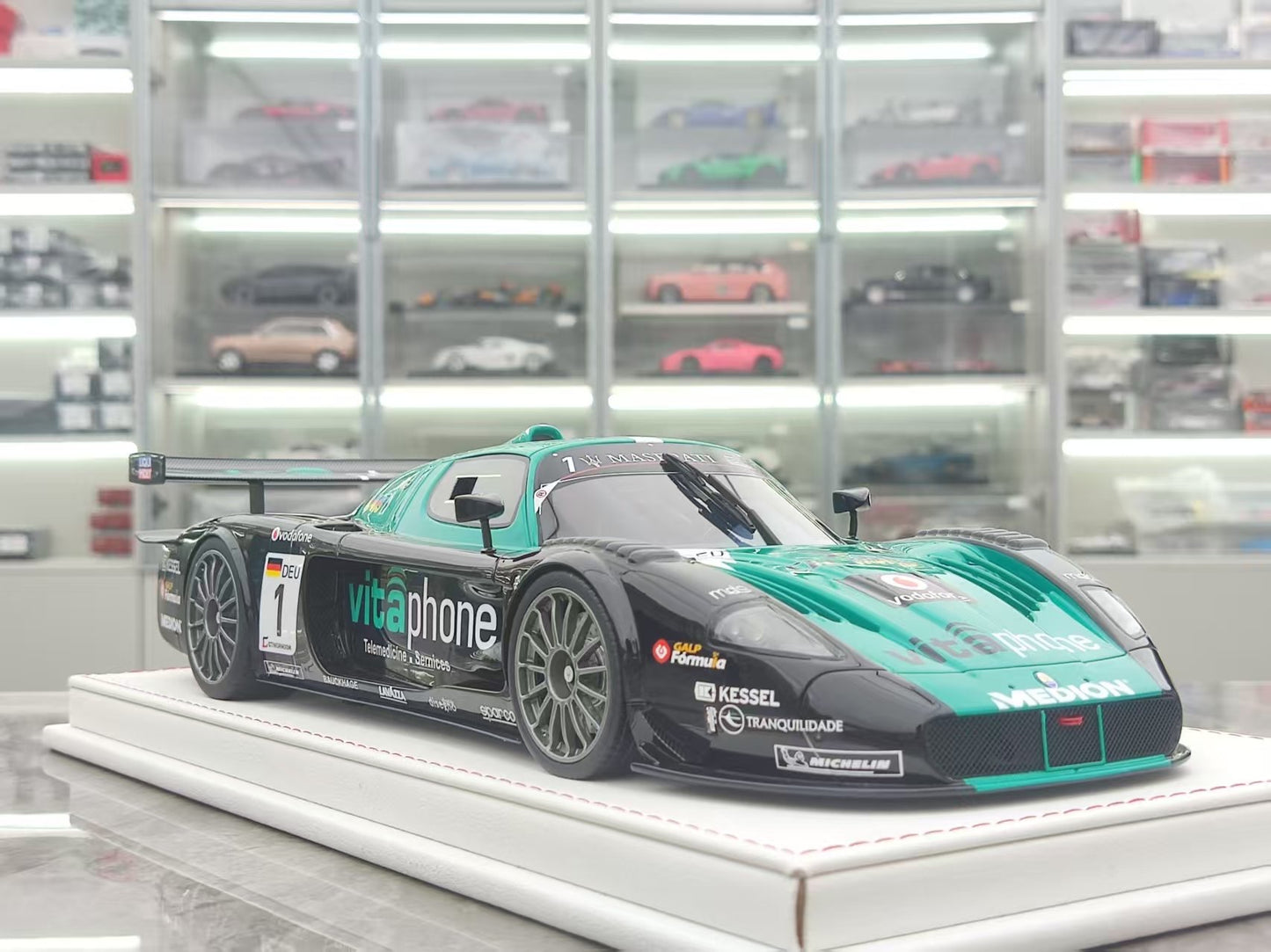 GL 1/18 Maserati MC12 Track Edition Black & Green Model Car JS-GL020