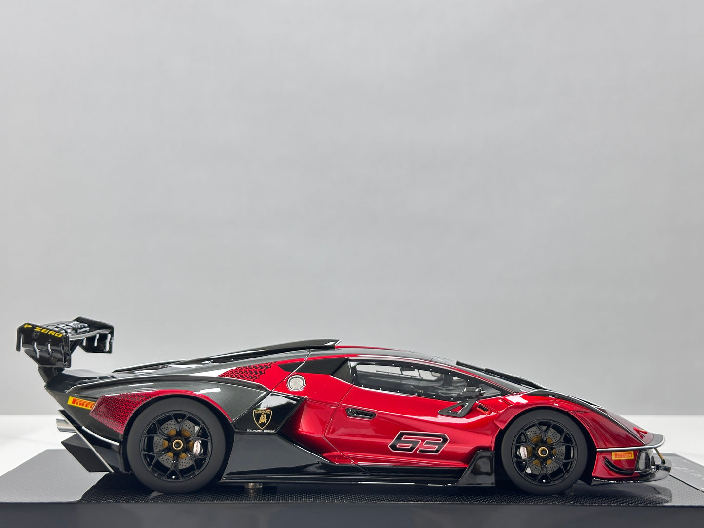 Custom Edition 1/18 Lamborghini Essenza SCV12 Mars Red CE014