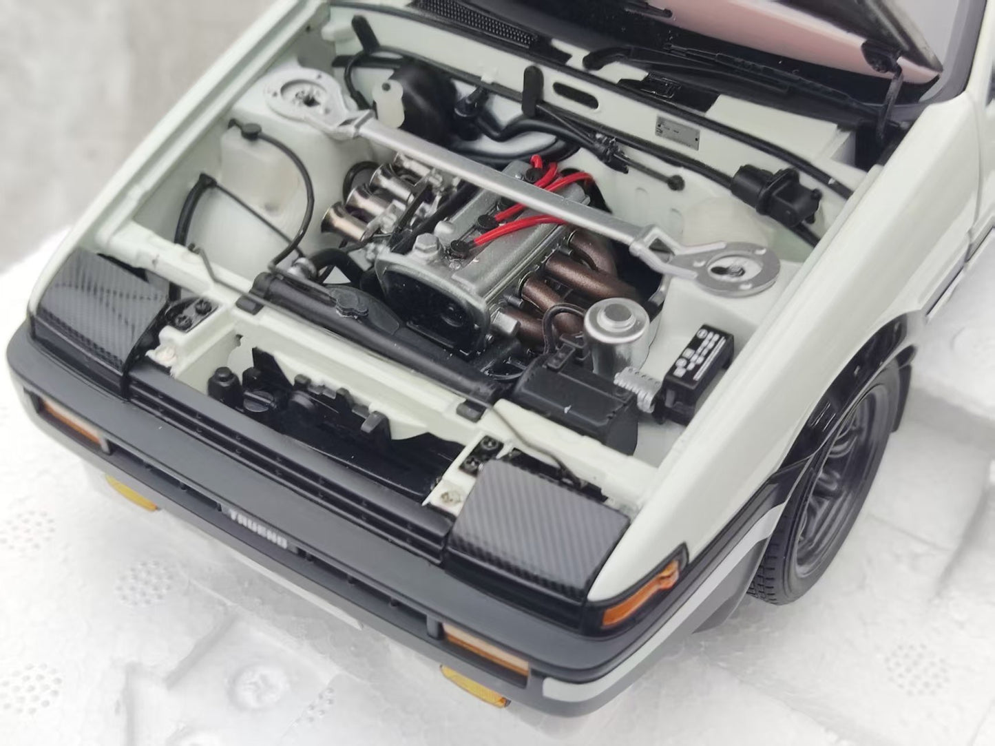 AUTO Art 1/18 Toyota SPRINTER TRUENO (AE86) Initial D Project D Final Version Black and White 78787