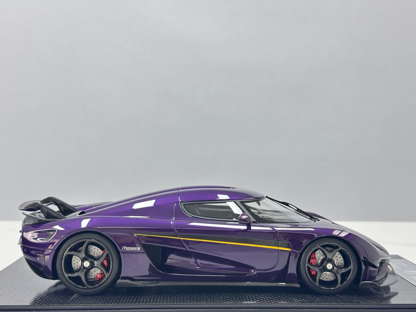 FRONTIART 1/18 Koenigsegg Regera Carbon Purple FA194