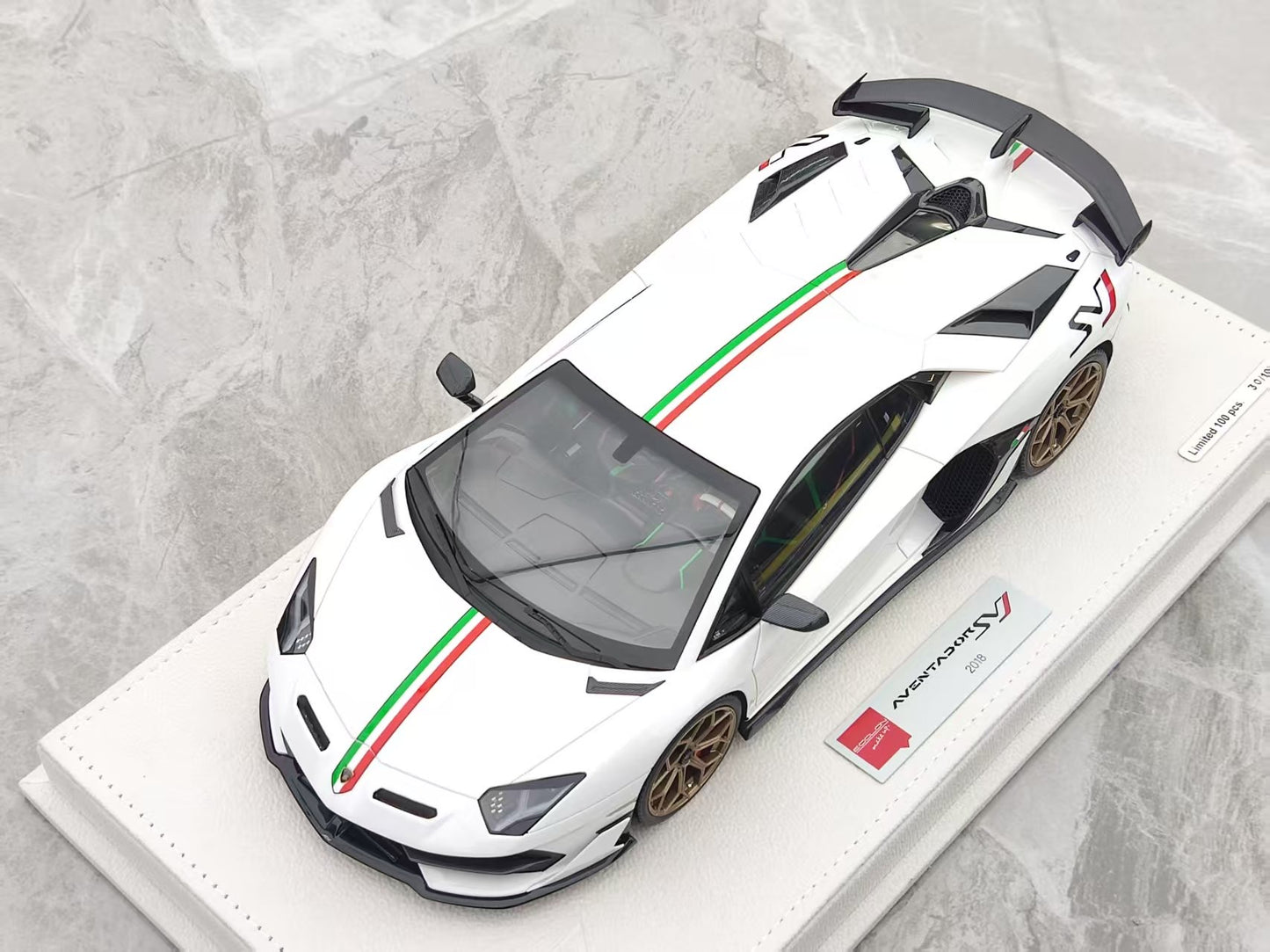 MAKEUP 1/18 Lamborghini Aventador SVJ White EML025F